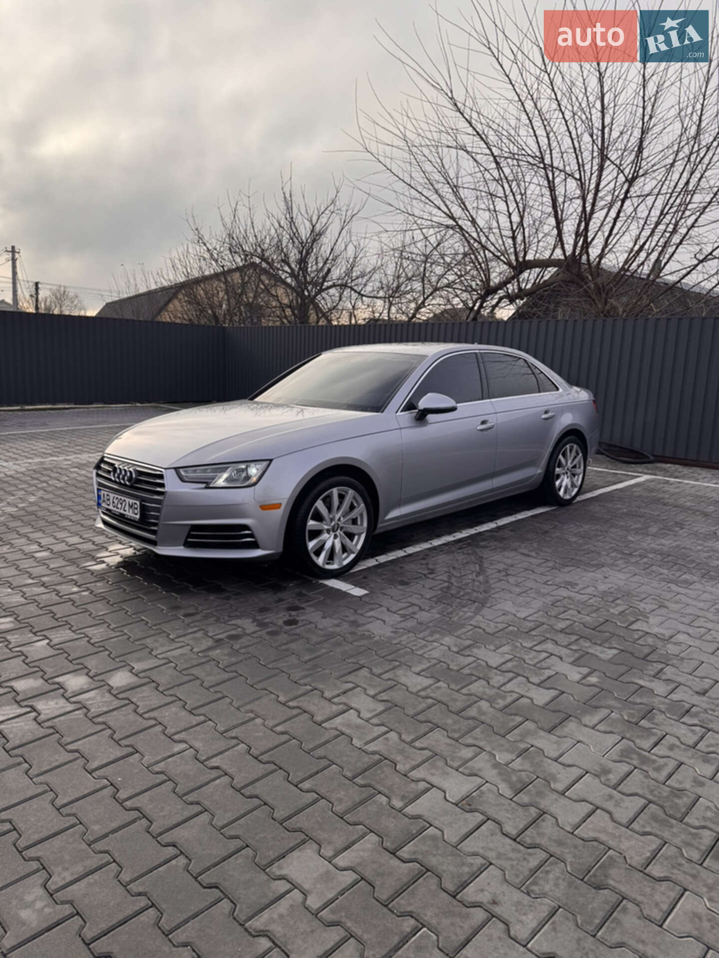 Audi A4 2016 VIN WAUANAF46HN006631 фото оголошення 3 з 21