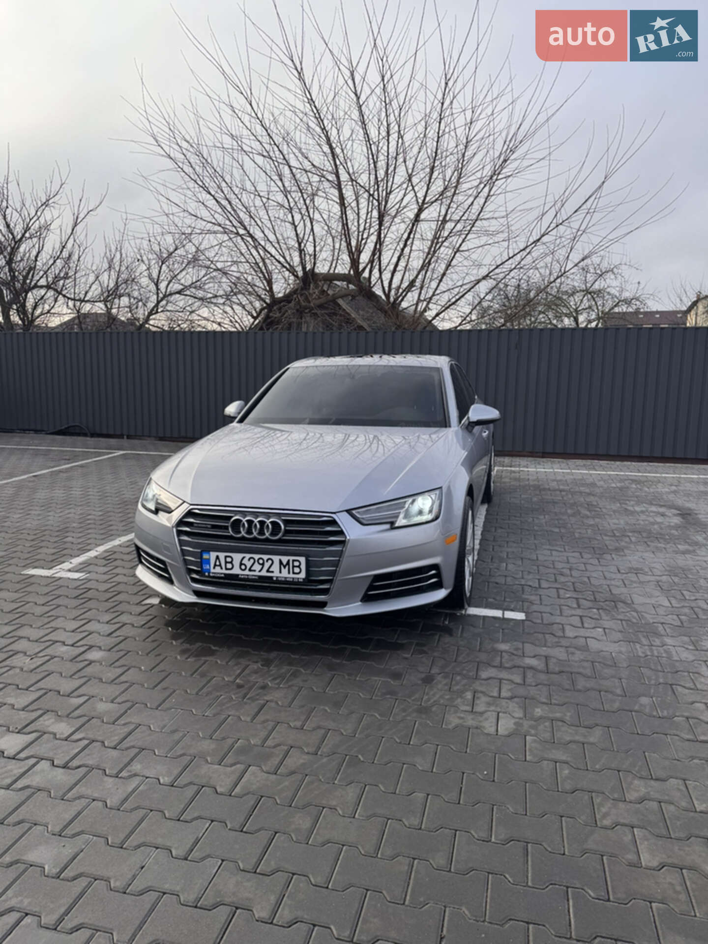 Audi A4 2016 VIN WAUANAF46HN006631 фото оголошення 14 з 21