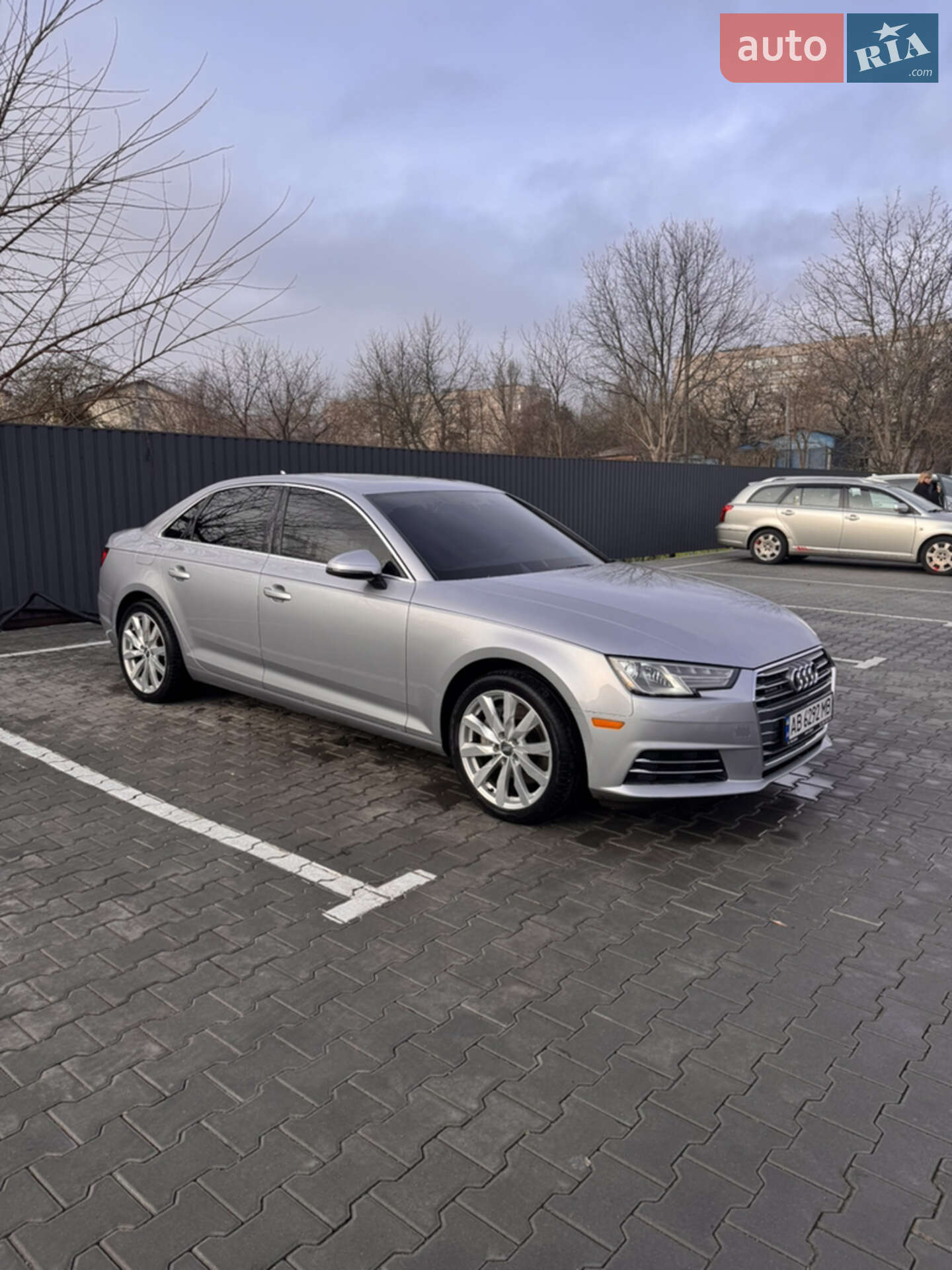 Audi A4 2016 VIN WAUANAF46HN006631 фото оголошення 5 з 21
