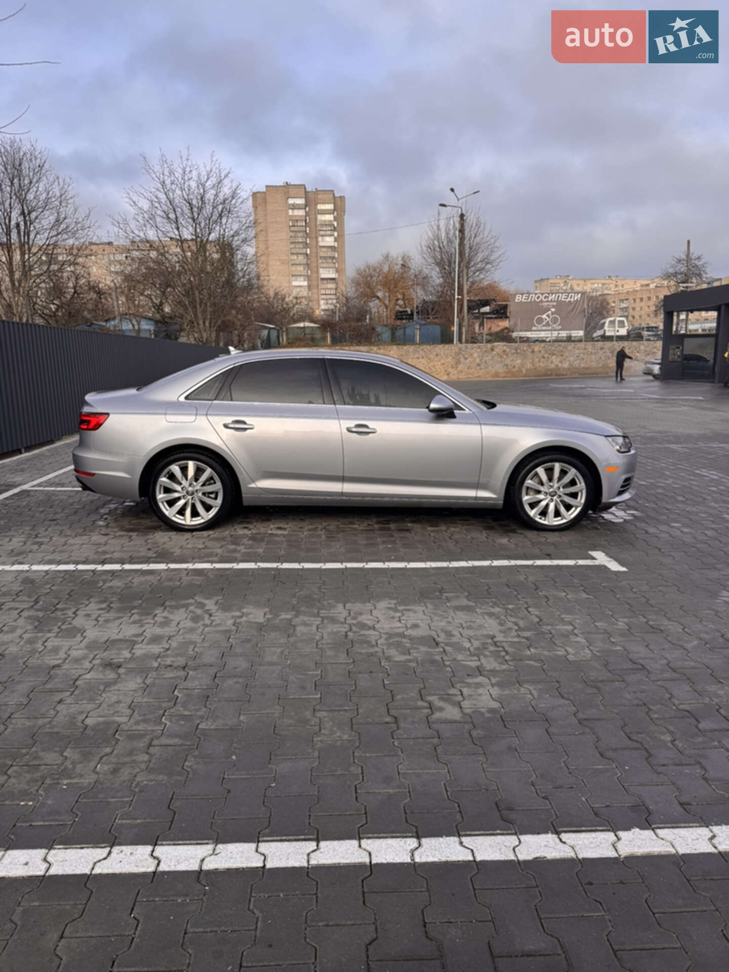 Audi A4 2016 VIN WAUANAF46HN006631 фото оголошення 6 з 21