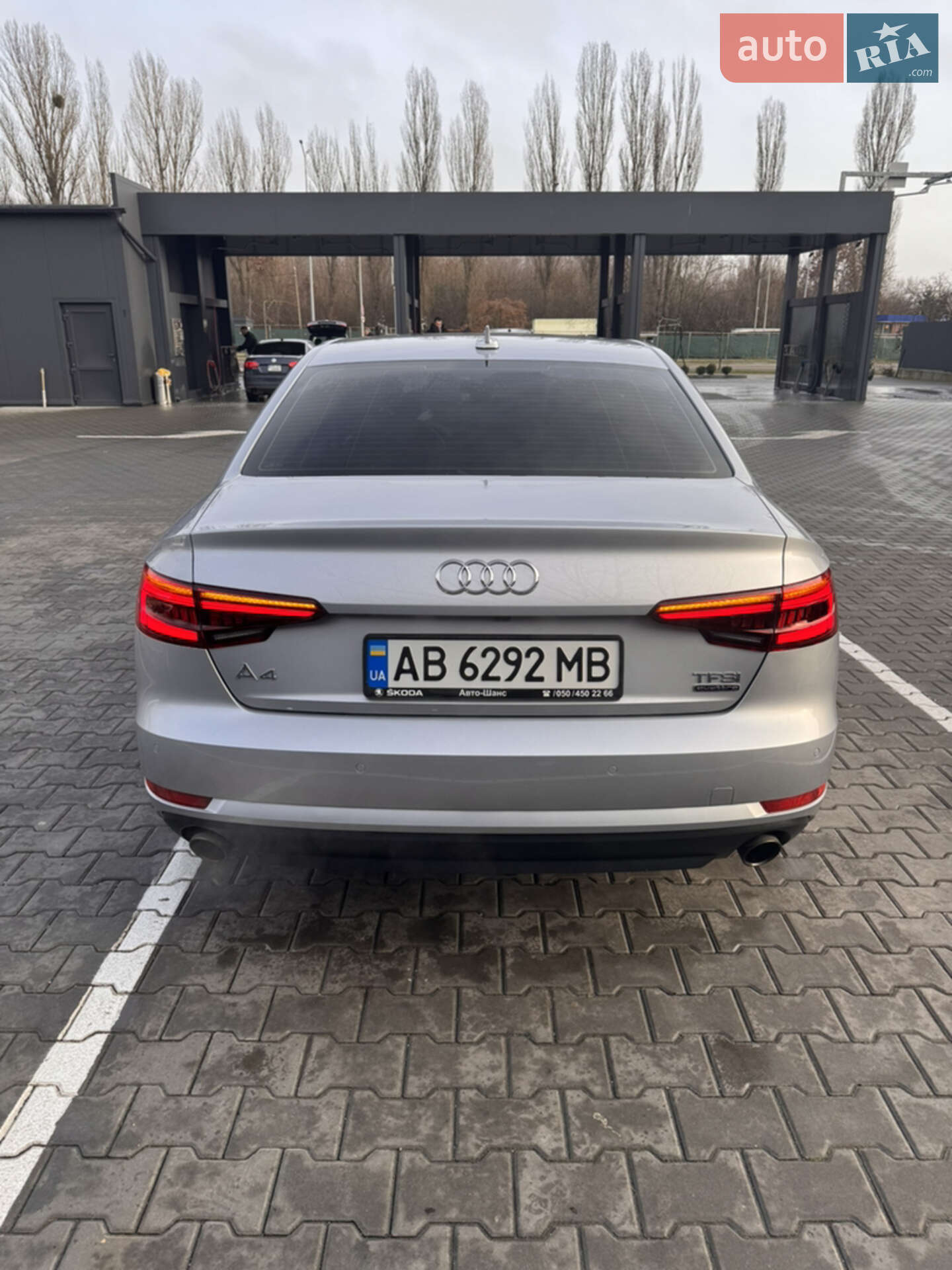 Audi A4 2016 VIN WAUANAF46HN006631 фото оголошення 11 з 21