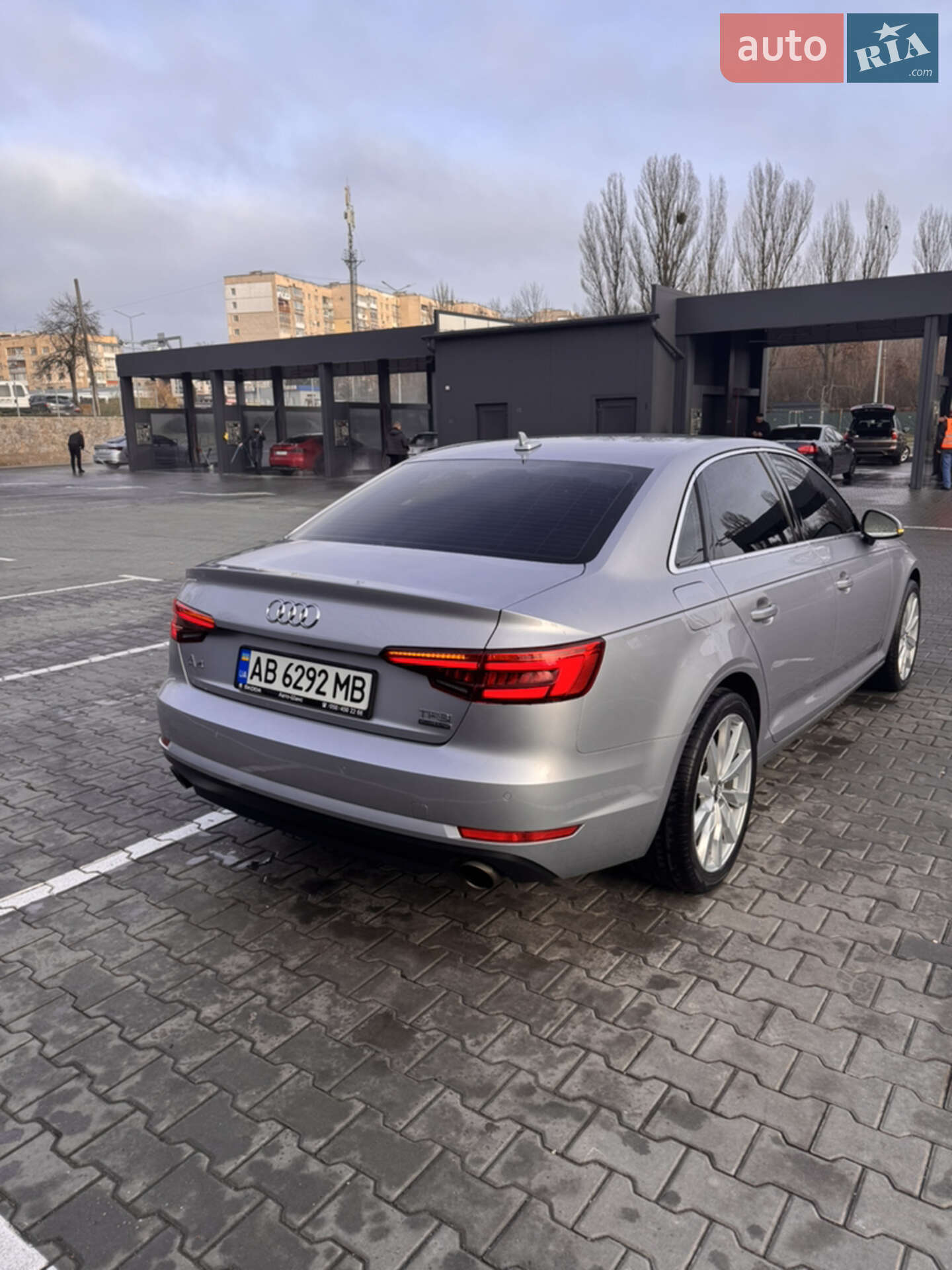 Audi A4 2016 VIN WAUANAF46HN006631 фото оголошення 9 з 21