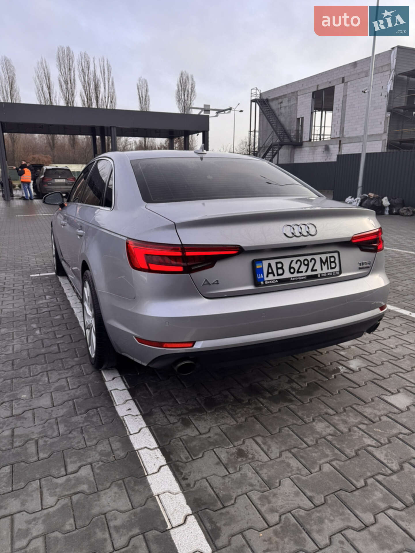 Audi A4 2016 VIN WAUANAF46HN006631 фото оголошення 10 з 21