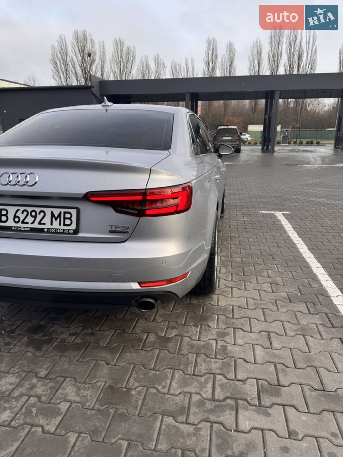 Audi A4 2016 VIN WAUANAF46HN006631 фото оголошення 12 з 21