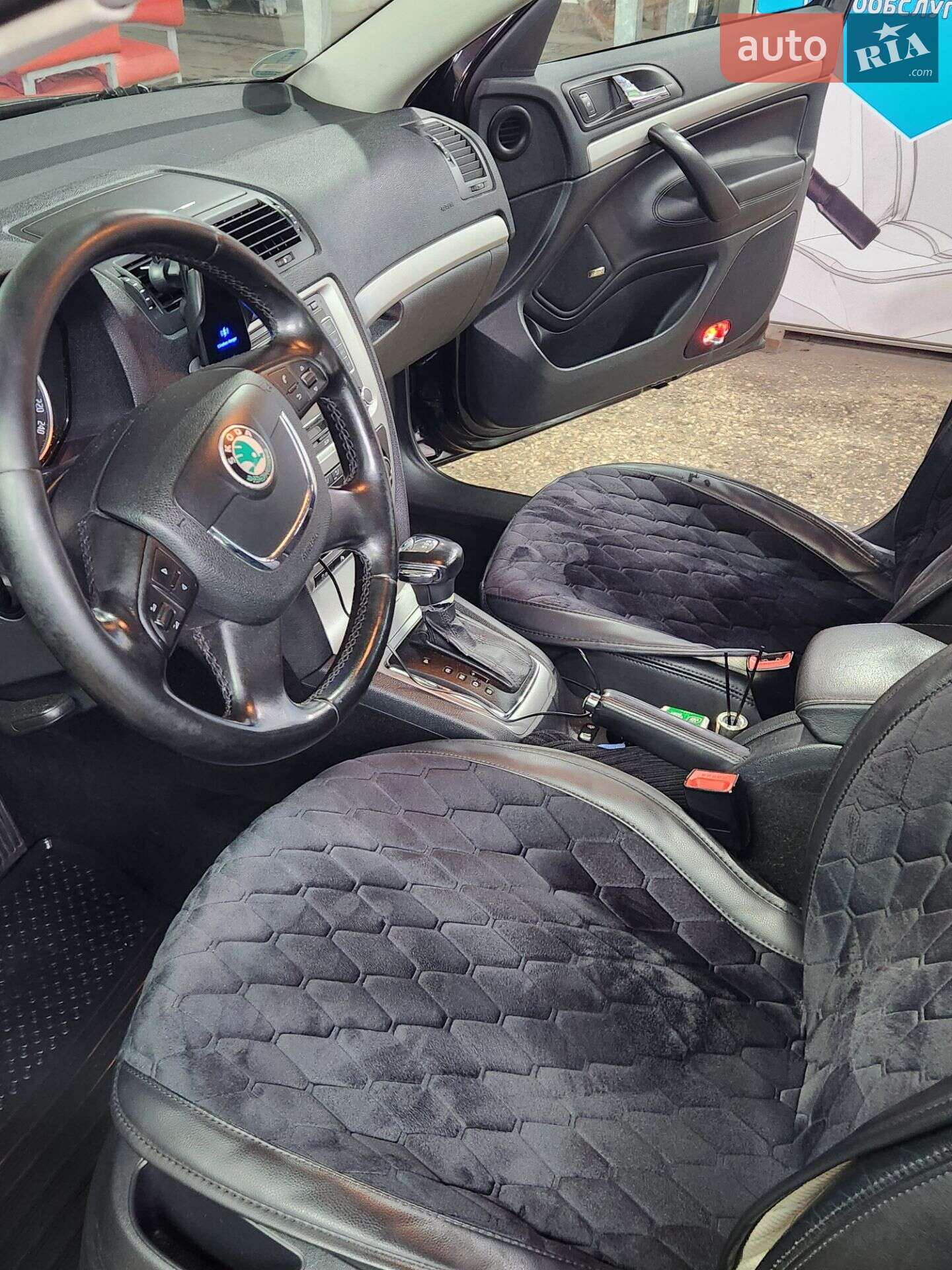 Skoda Octavia 2010 VIN TMBGE61Z0A2103537 фото оголошення 5 з 31