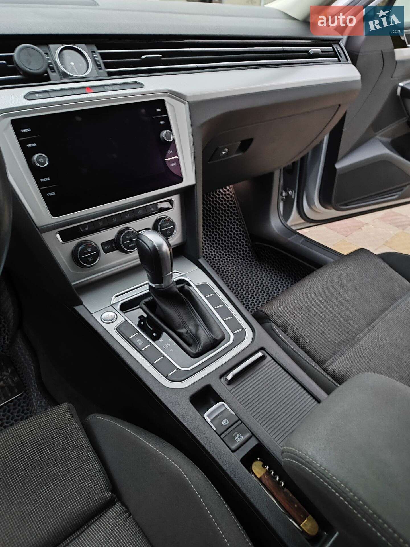 Volkswagen Passat 2019 VIN WVWZZZ3CZKE061302 фото оголошення 5 з 22