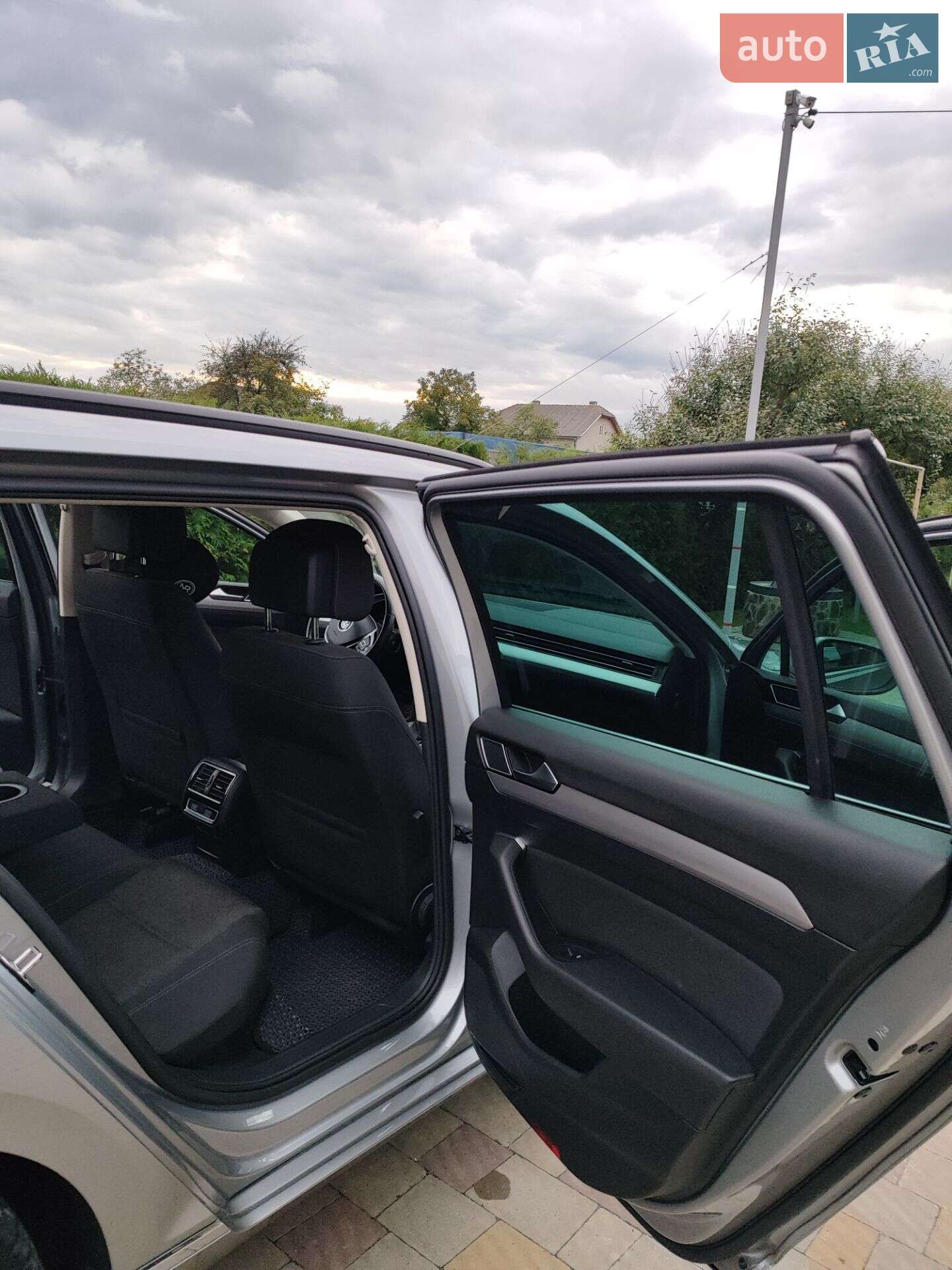 Volkswagen Passat 2019 VIN WVWZZZ3CZKE061302 фото оголошення 10 з 22