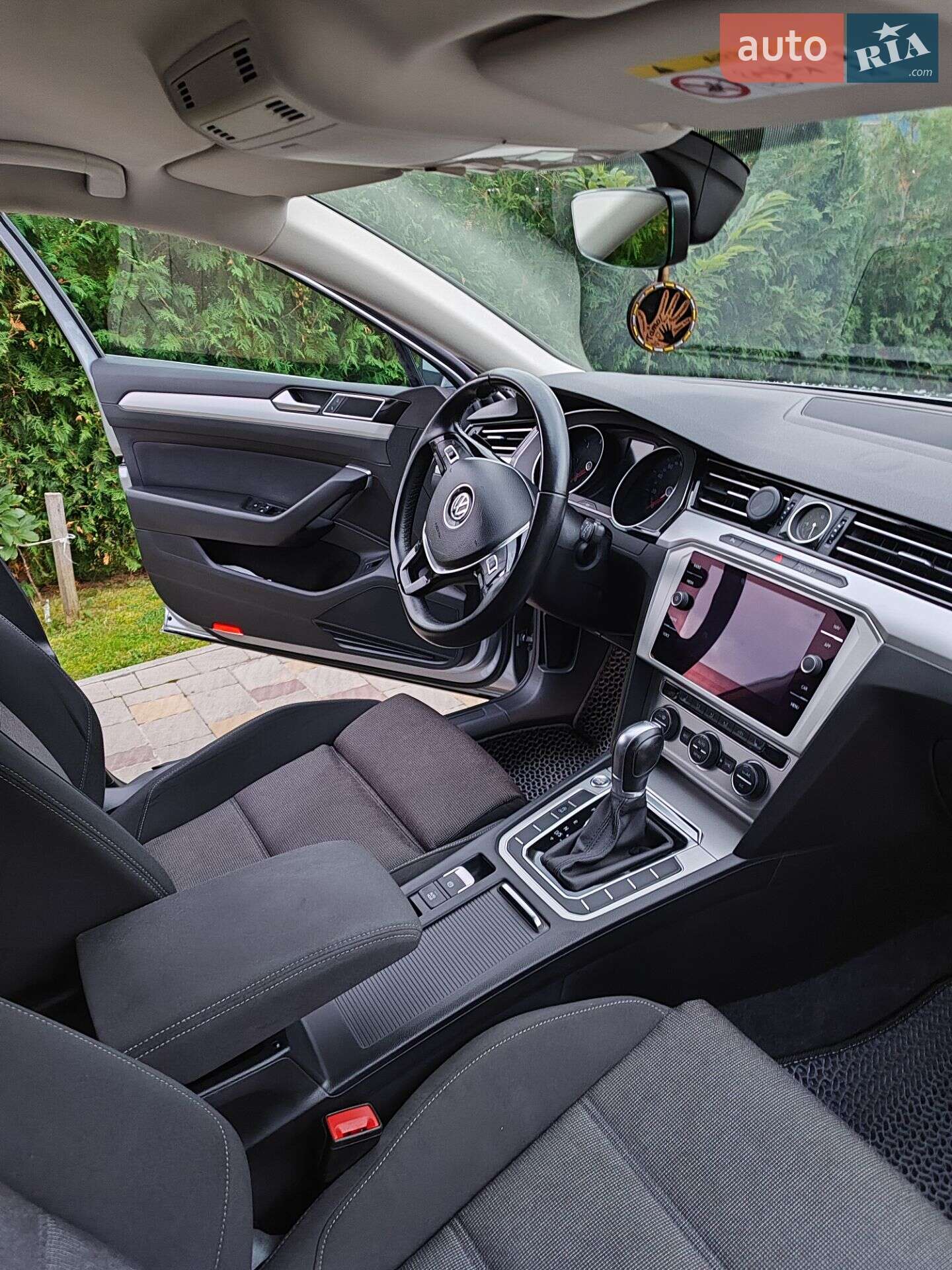 Volkswagen Passat 2019 VIN WVWZZZ3CZKE061302 фото оголошення 3 з 22