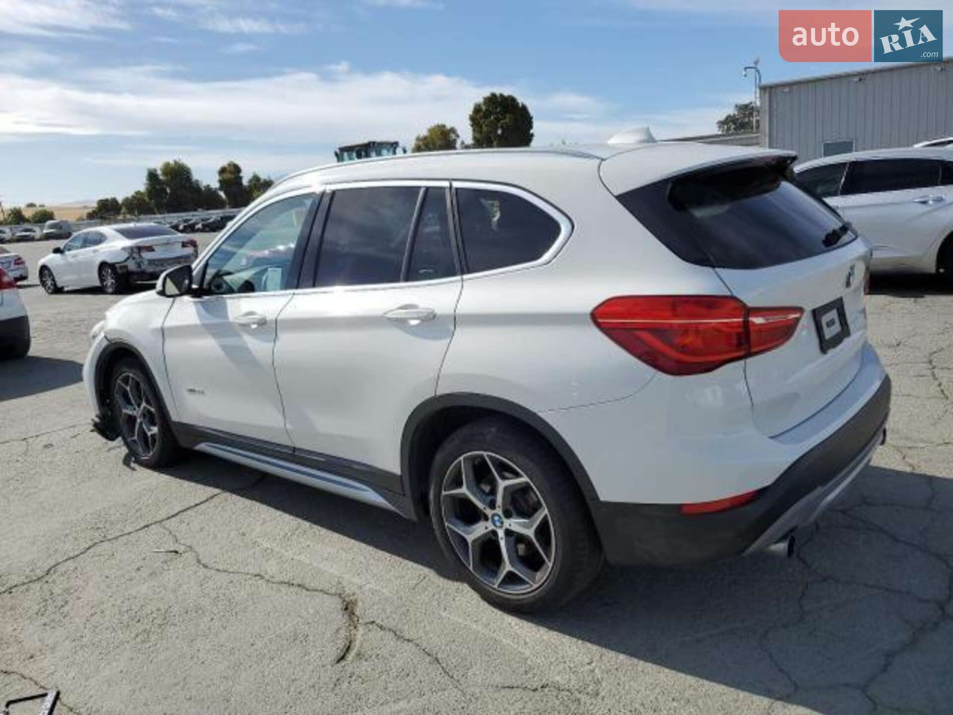 BMW X1 2017 VIN WBXHT3C37H5F81471 фото оголошення 5 з 12