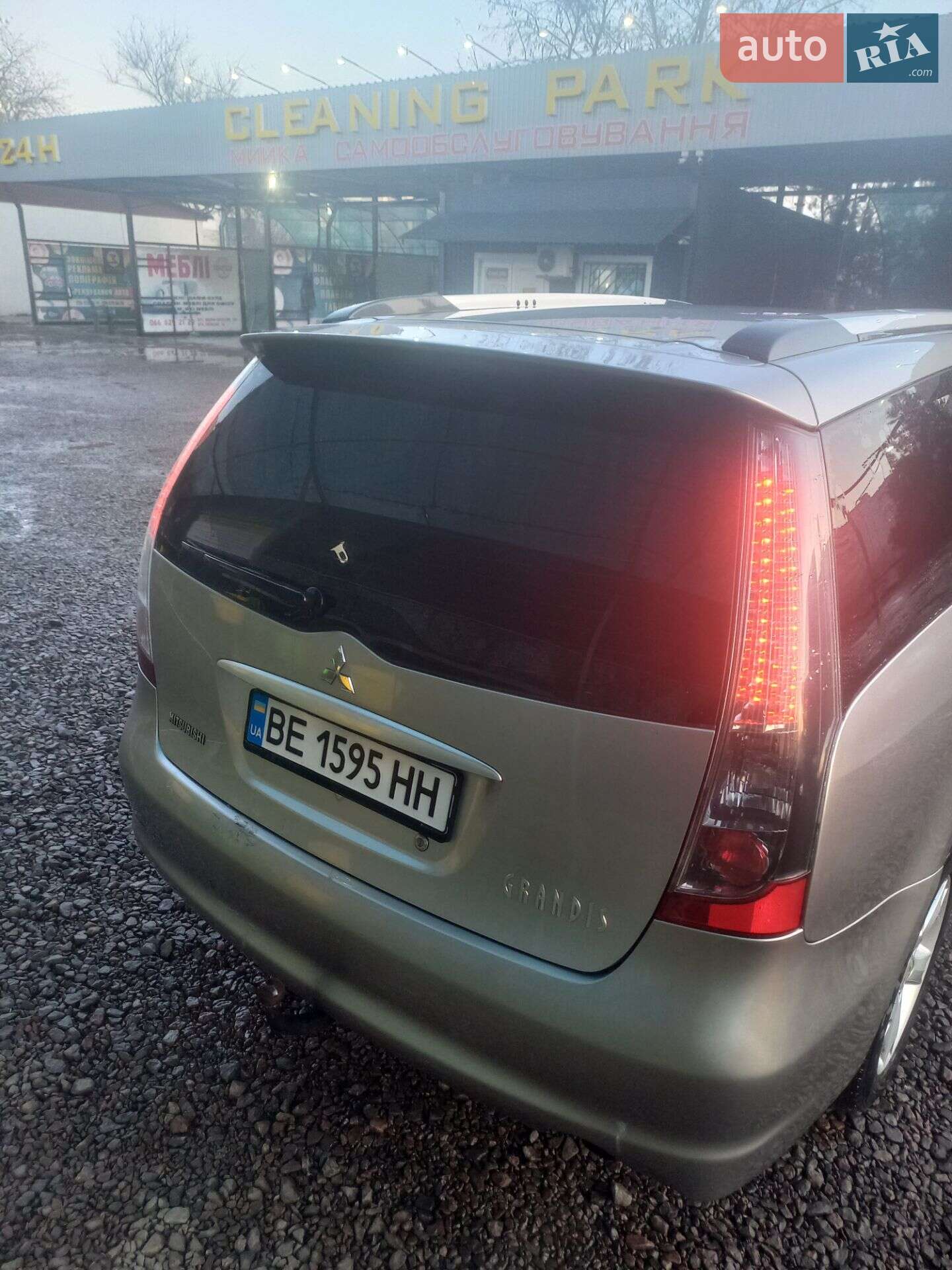 Mitsubishi Grandis 2008 VIN JMBLRNA4W8Z002668 фото оголошення 8 з 9