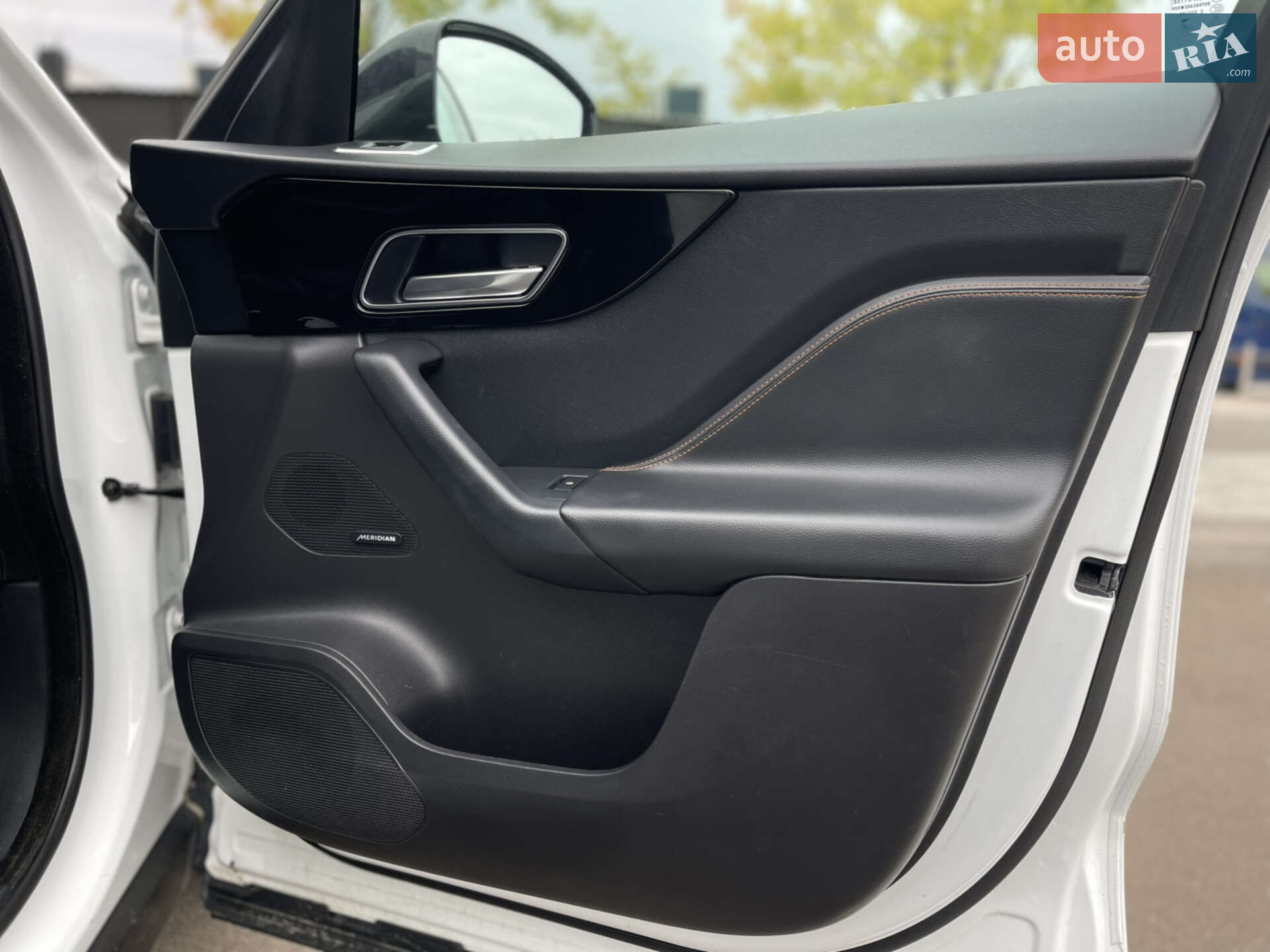 Jaguar F-Pace 2019 VIN SADCK2GXXLA635154 фото оголошення 19 з 33