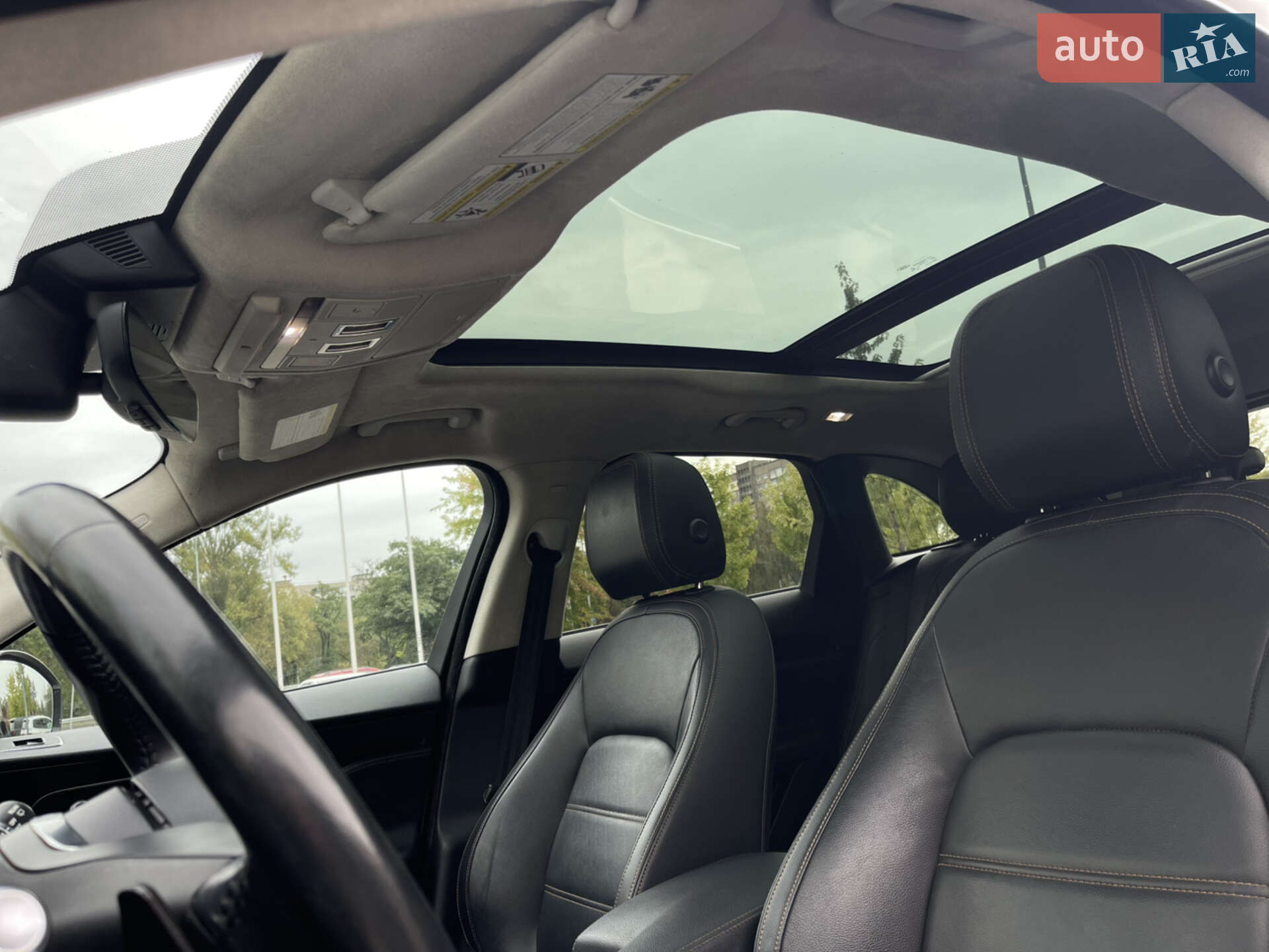 Jaguar F-Pace 2019 VIN SADCK2GXXLA635154 фото оголошення 32 з 33