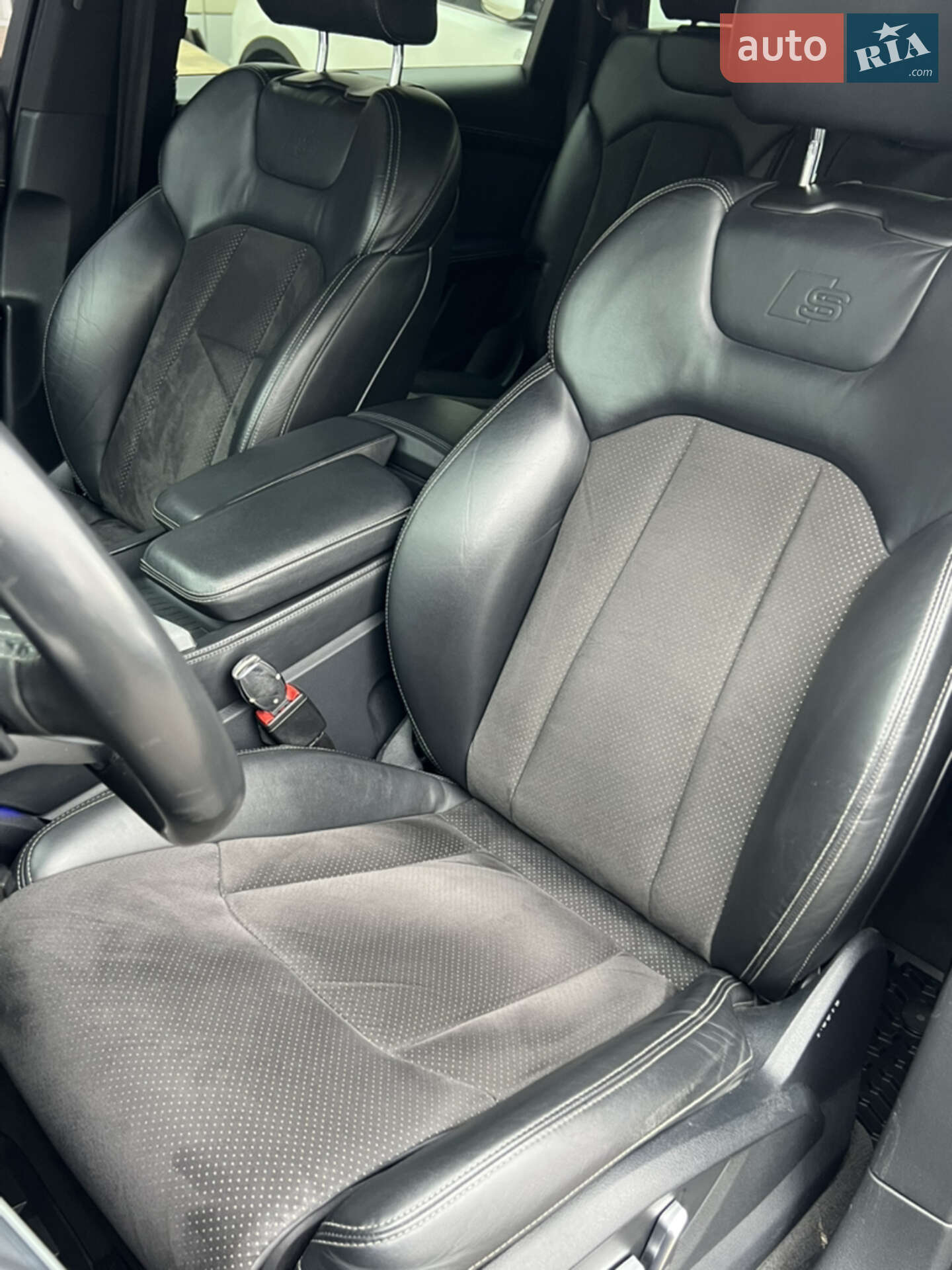 Audi Q7 2016 VIN WAUZZZ4M8GD038056 фото оголошення 32 з 56
