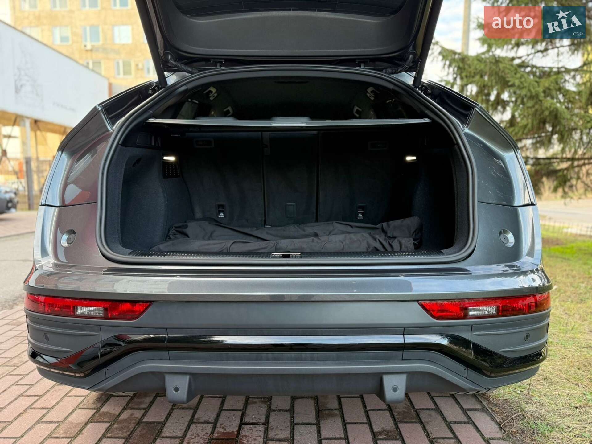 Audi Q5 2022 VIN WAUZZZFY8N2105943 фото оголошення 11 з 57