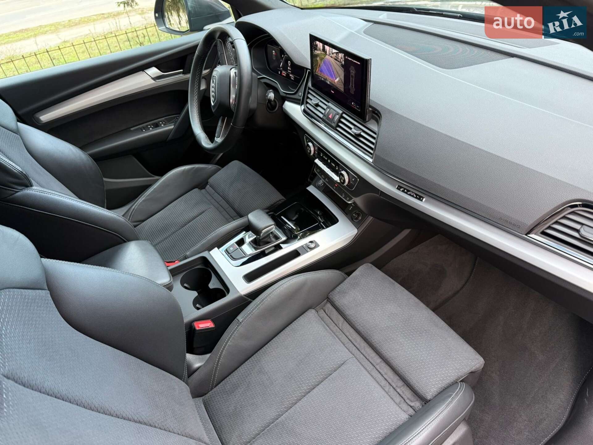 Audi Q5 2022 VIN WAUZZZFY8N2105943 фото оголошення 38 з 57