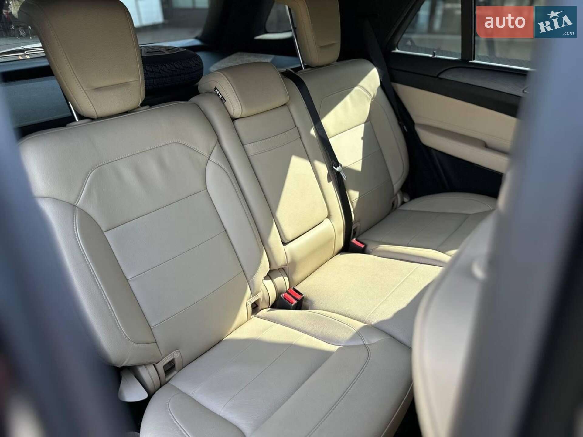Mercedes-Benz GLE-Class 2018 VIN 4JGDA5HB3JB153815 фото оголошення 10 з 17