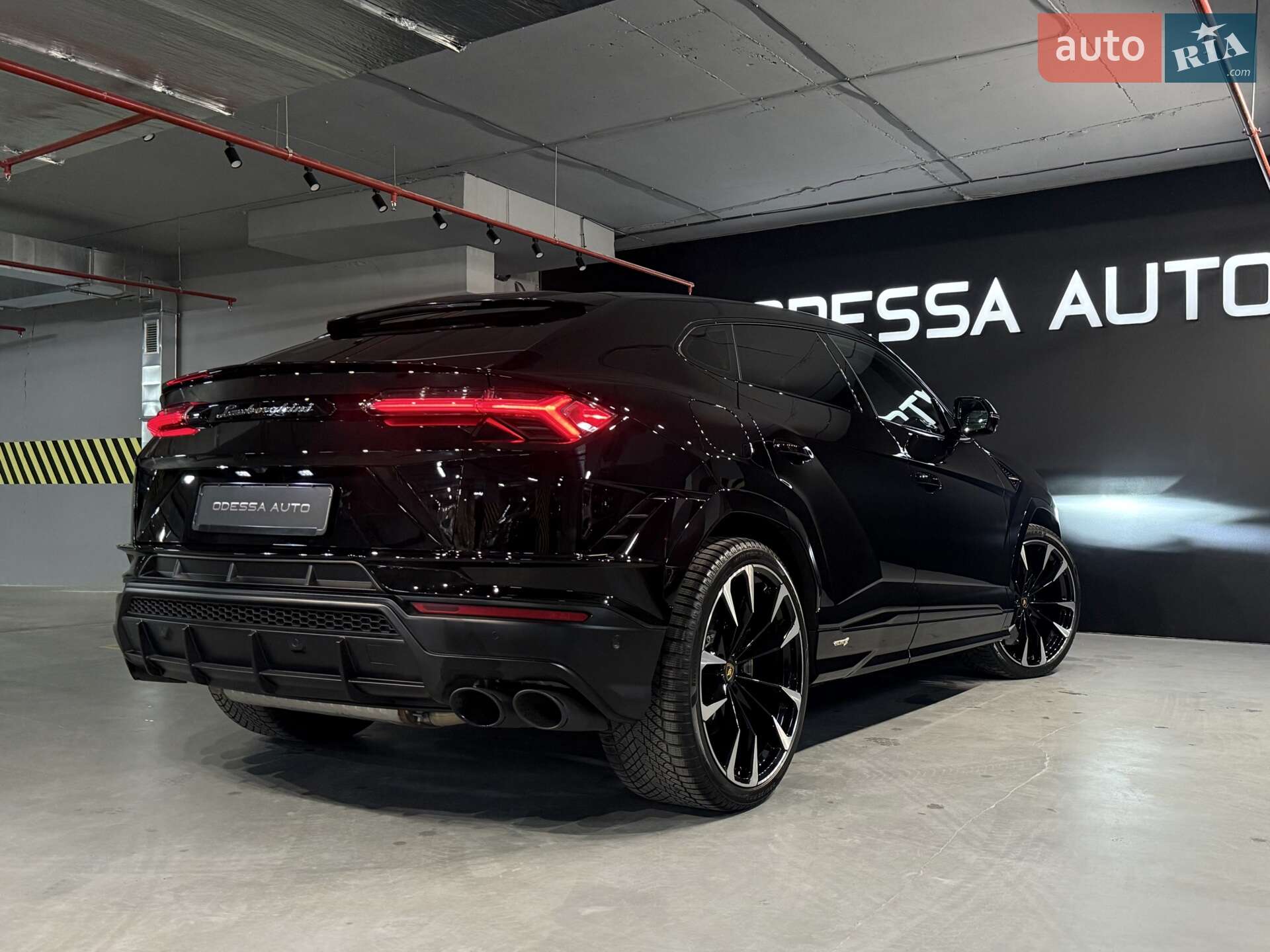 Lamborghini Urus 2023 VIN ZPBUB3ZL5PLA27321 фото оголошення 14 з 35
