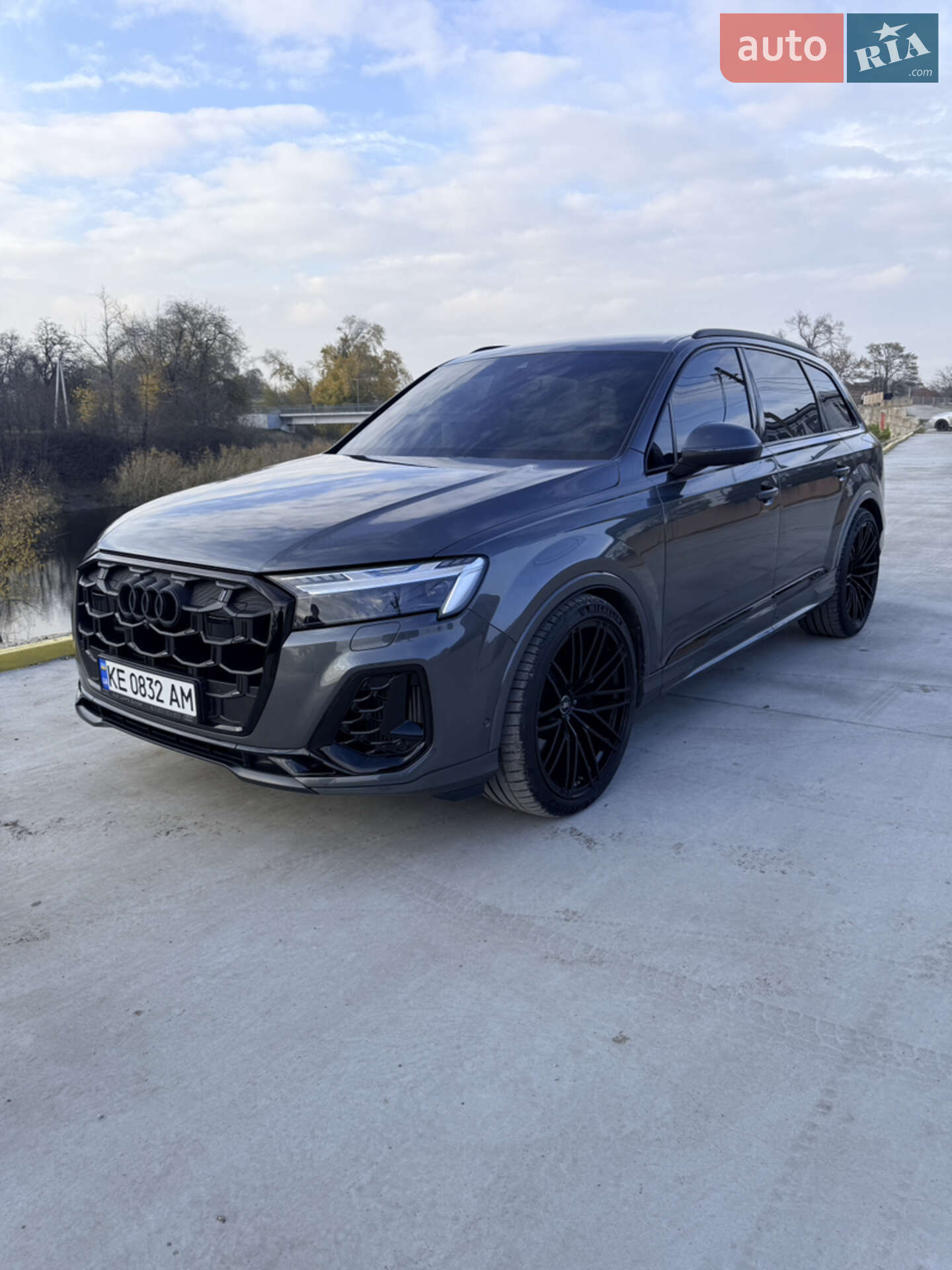 Audi SQ7 2024 VIN WAUZZZ4M9SD006239 фото оголошення 3 з 18