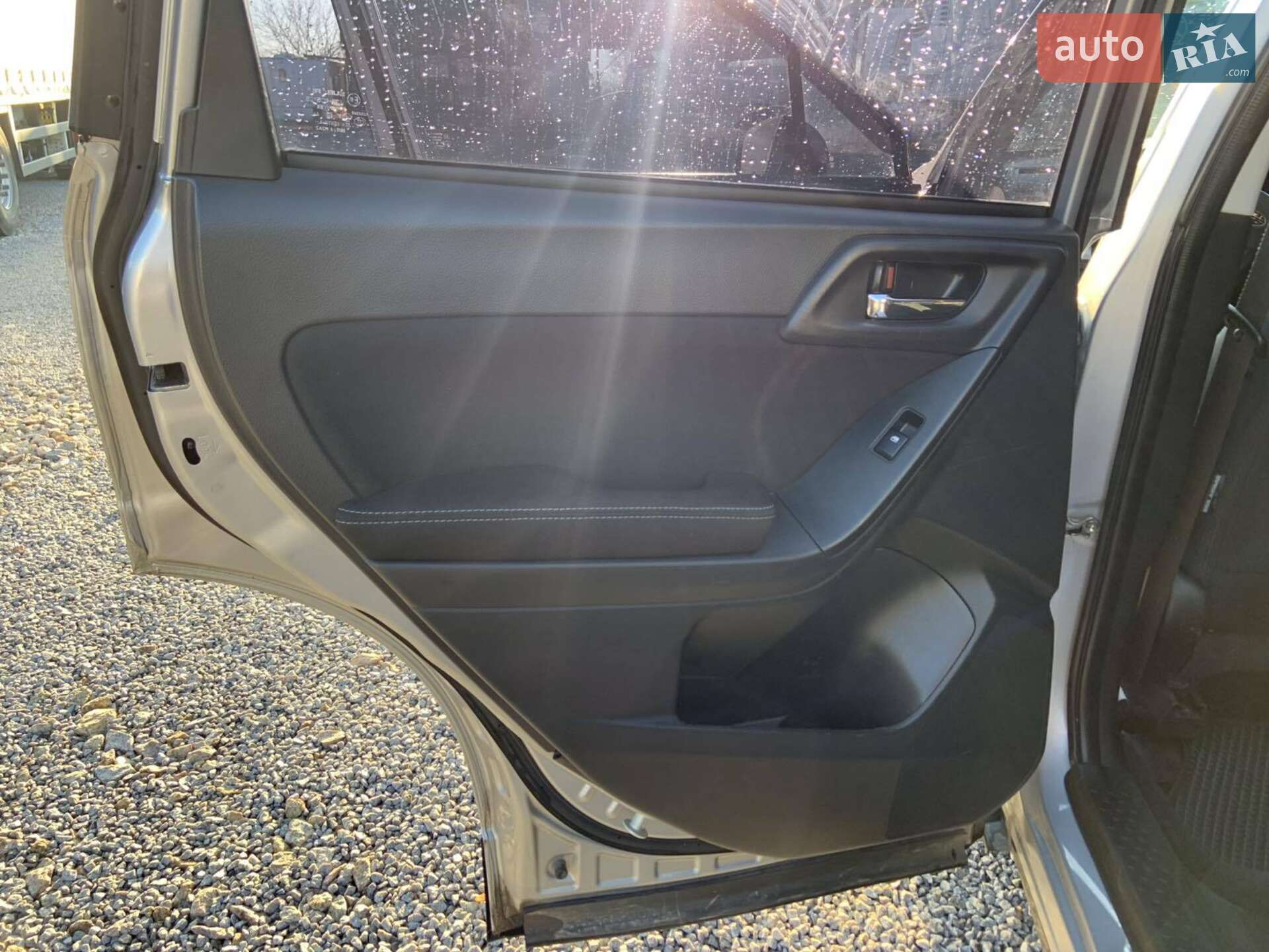 Subaru Forester 2015 VIN JF1SJDLY5FG225433 фото оголошення 14 з 35