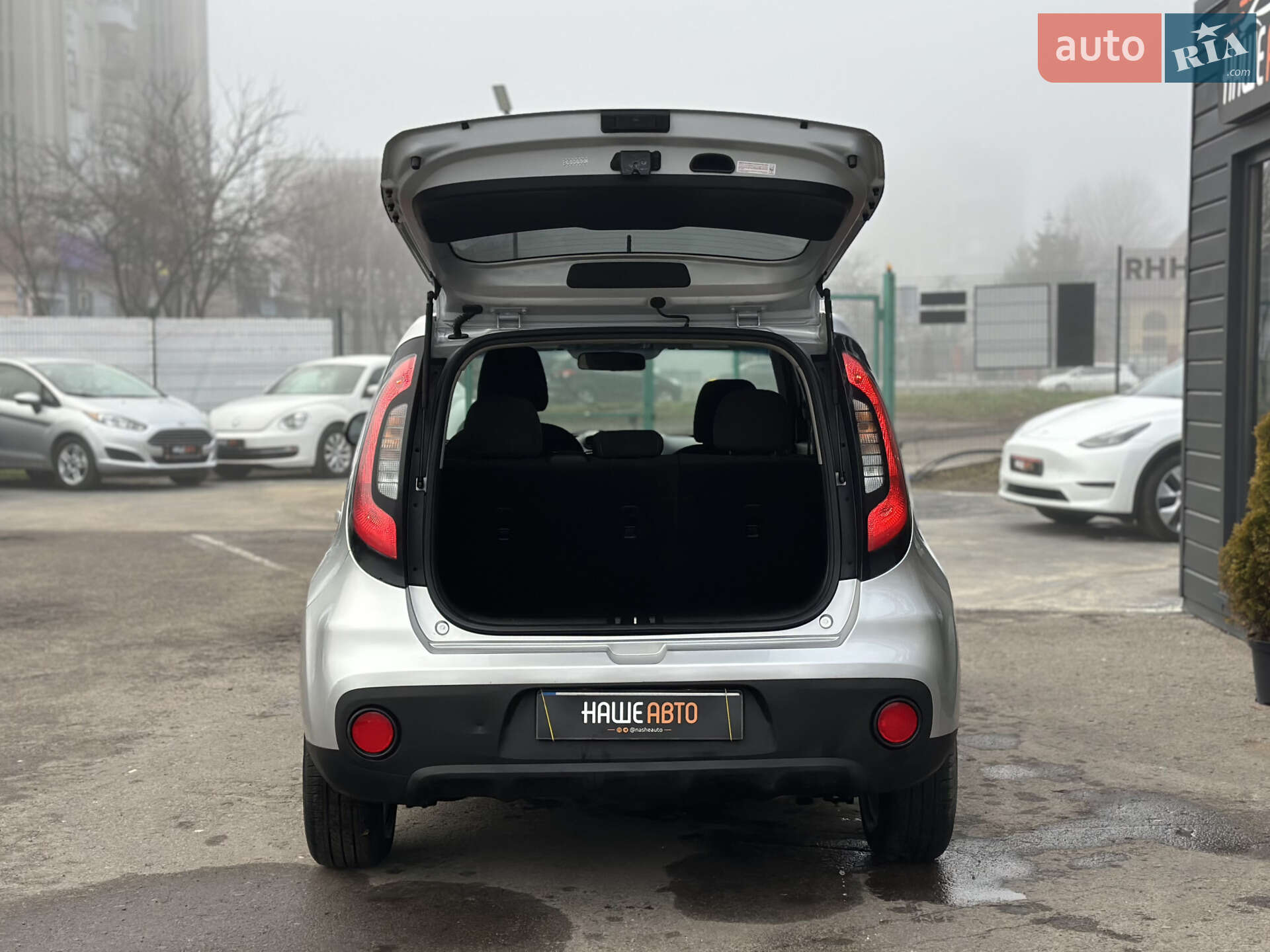 Kia Soul 2018 VIN KNDJN2A21K7661757 фото оголошення 16 з 48
