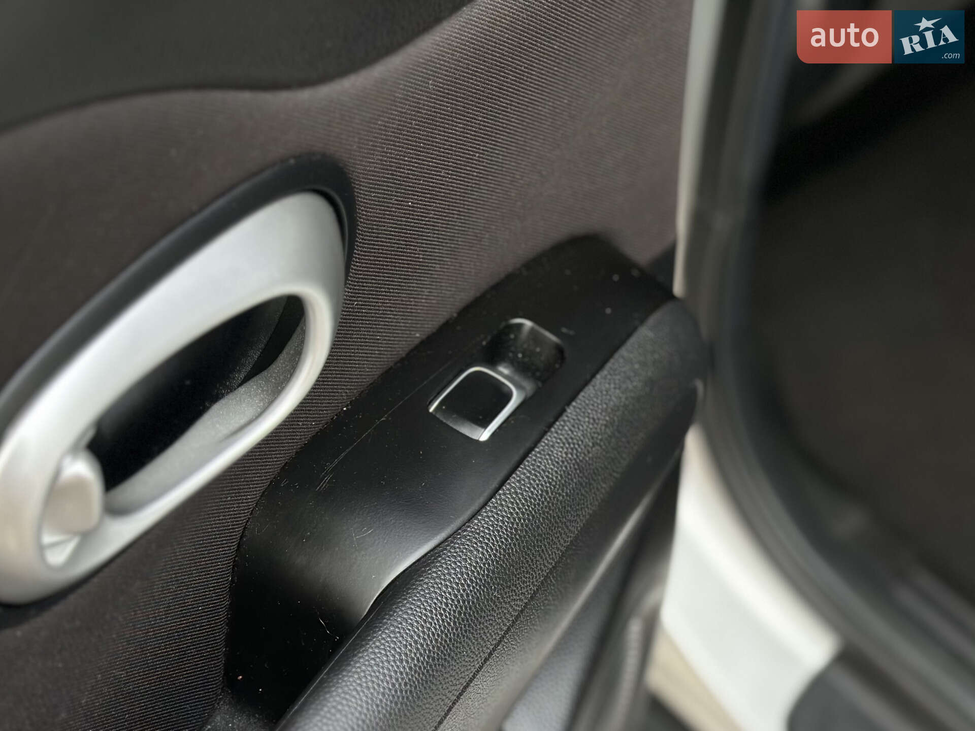 Kia Soul 2018 VIN KNDJN2A21K7661757 фото оголошення 44 з 48