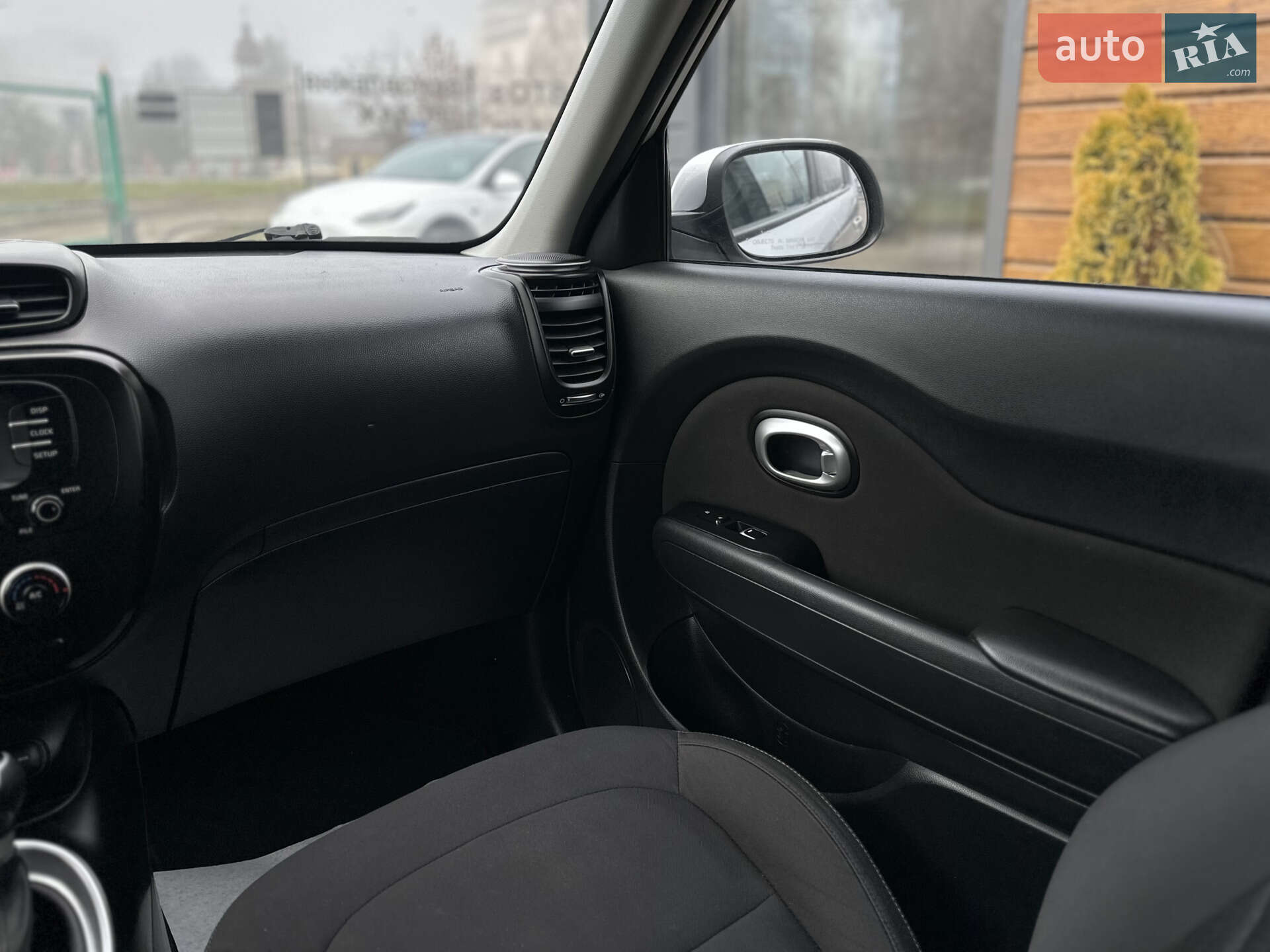 Kia Soul 2018 VIN KNDJN2A21K7661757 фото оголошення 42 з 48