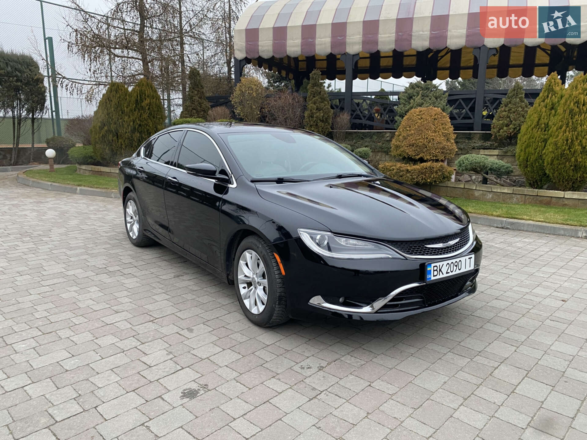 Chrysler 200 2014 VIN 1C3CCCCBXFN615187 фото оголошення 2 з 10