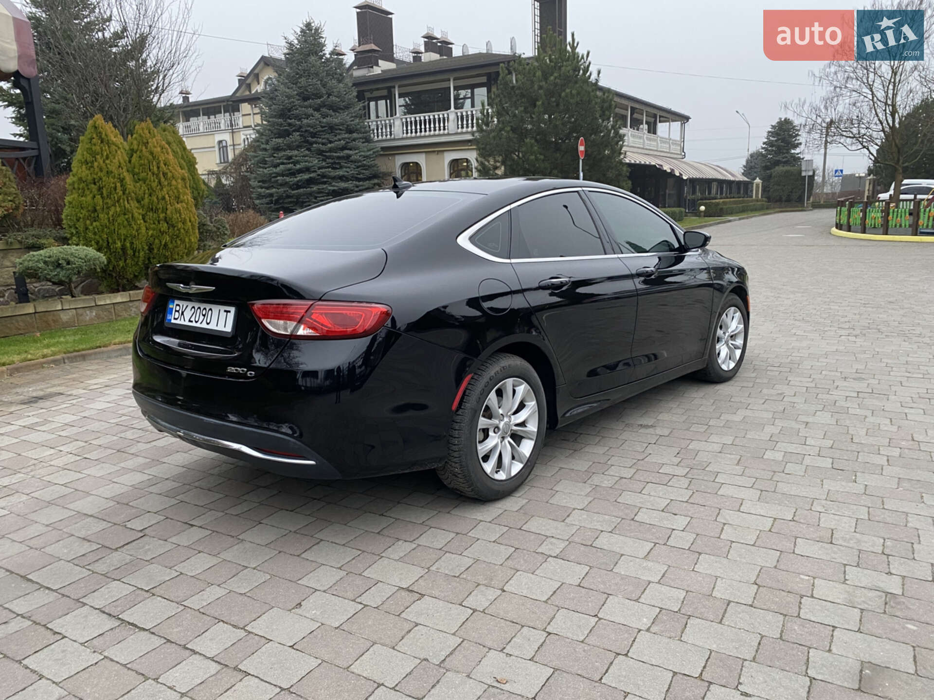 Chrysler 200 2014 VIN 1C3CCCCBXFN615187 фото оголошення 4 з 10