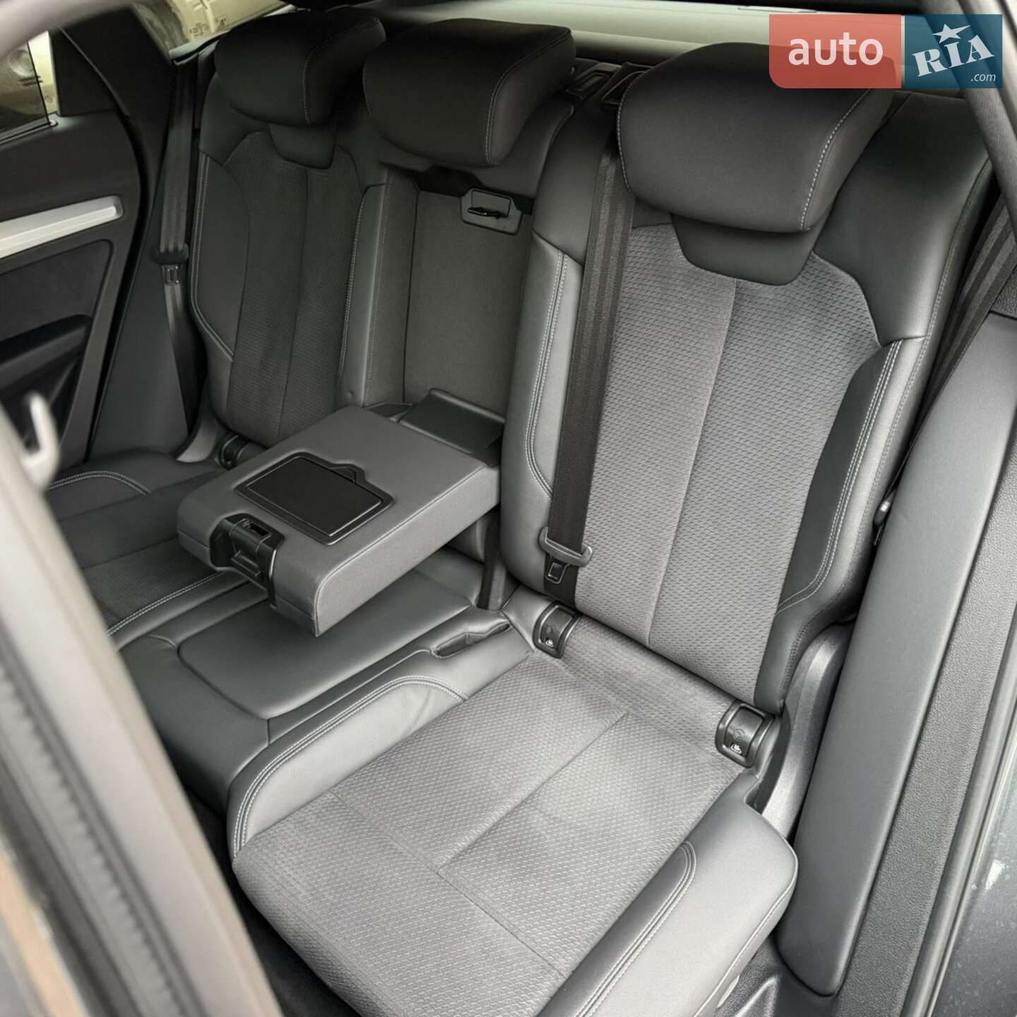 Audi Q5 2022 VIN WAUZZZFY8N2105943 фото оголошення 8 з 61