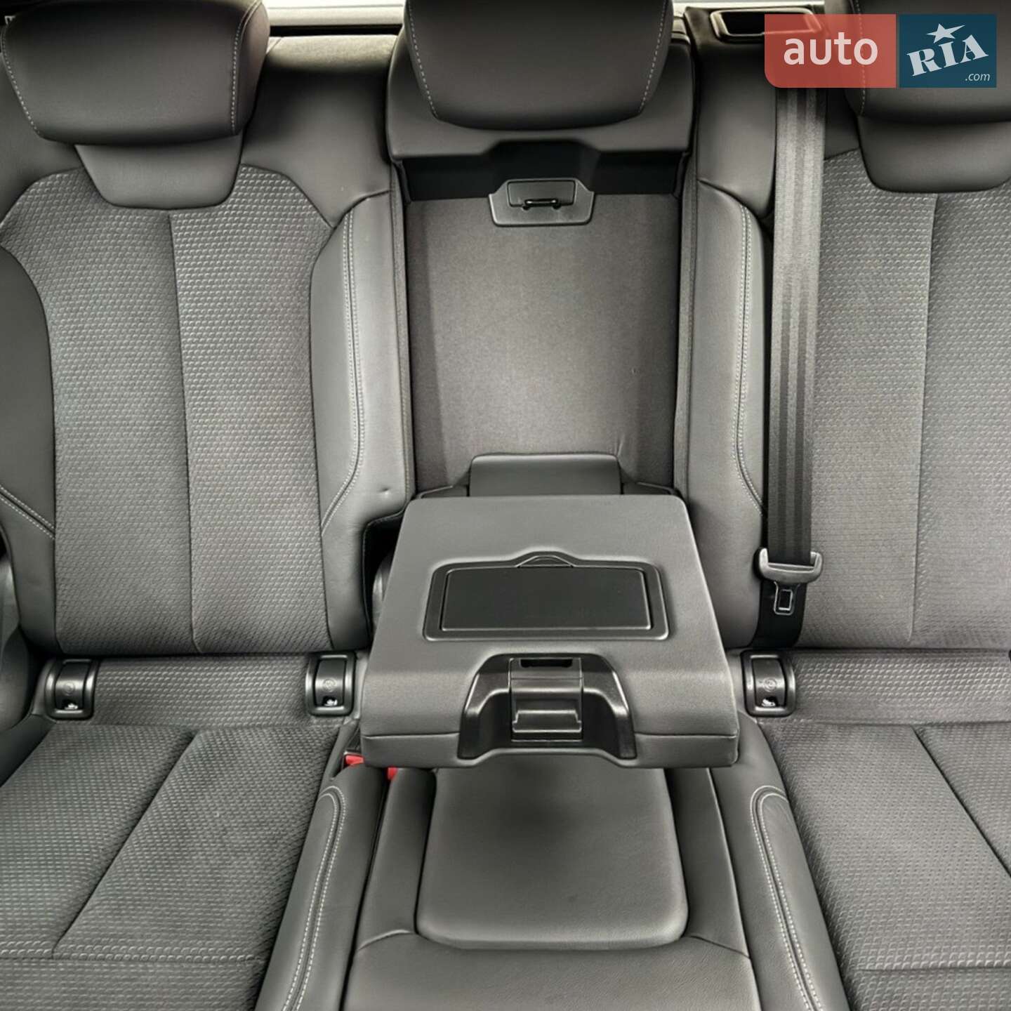Audi Q5 2022 VIN WAUZZZFY8N2105943 фото оголошення 9 з 61