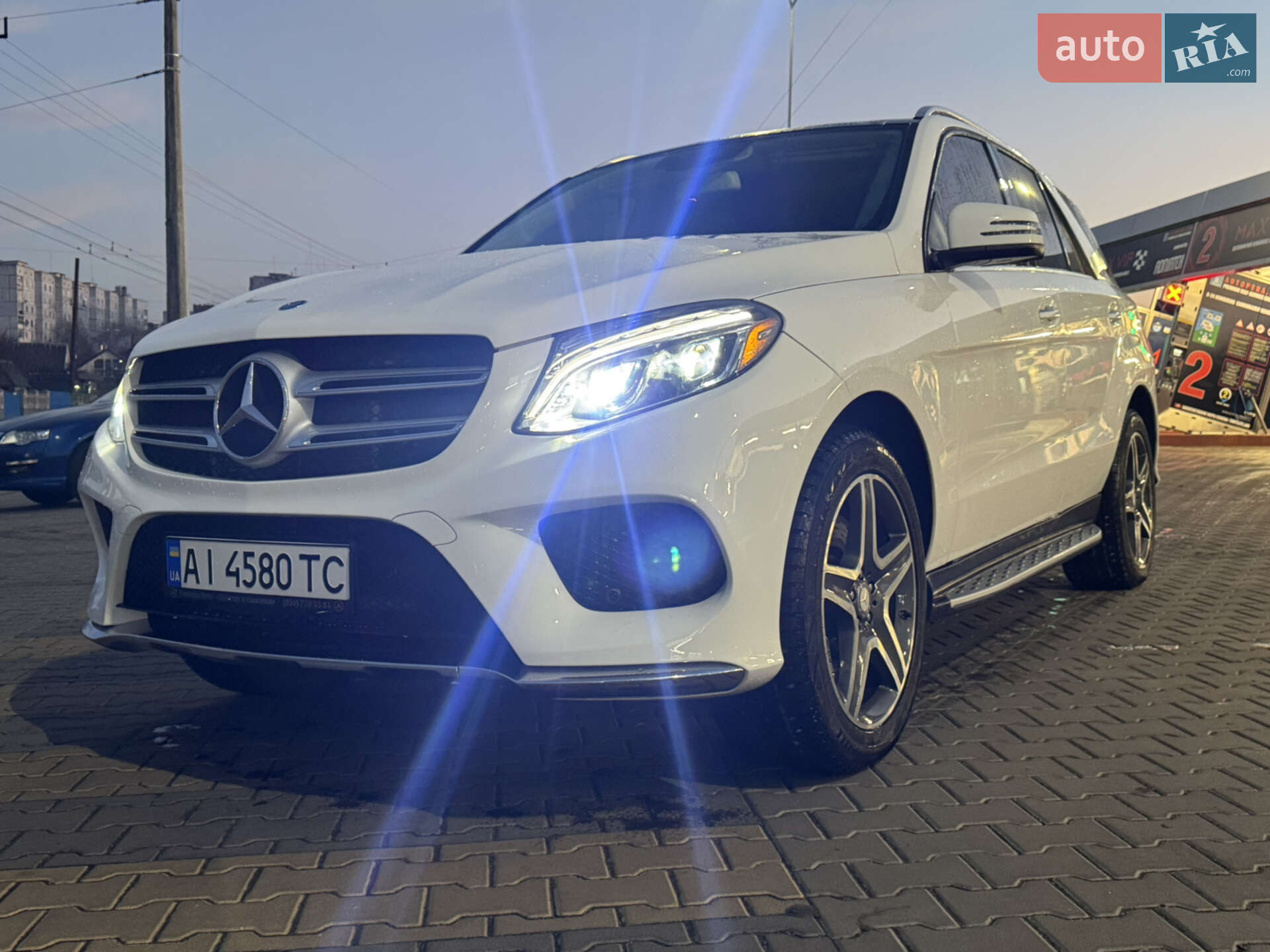 Mercedes-Benz GLE-Class 2016 VIN 4JGDA6DB7HA888566 фото оголошення 3 з 55