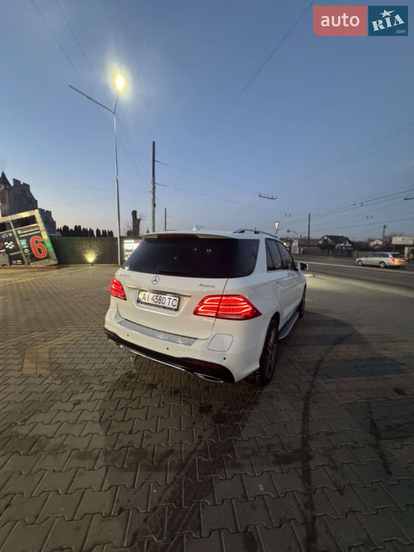Mercedes-Benz GLE-Class 2016 VIN 4JGDA6DB7HA888566 фото оголошення 7 з 55