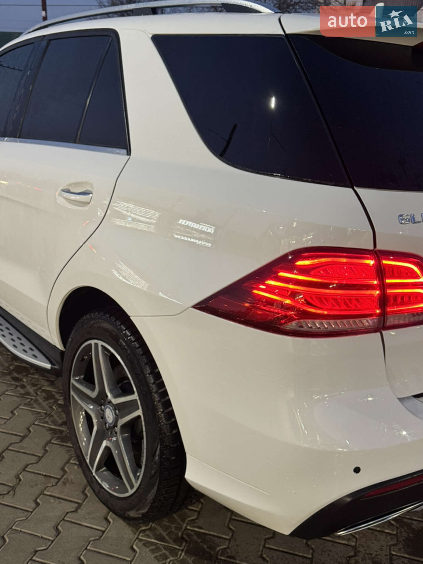 Mercedes-Benz GLE-Class 2016 VIN 4JGDA6DB7HA888566 фото оголошення 11 з 55