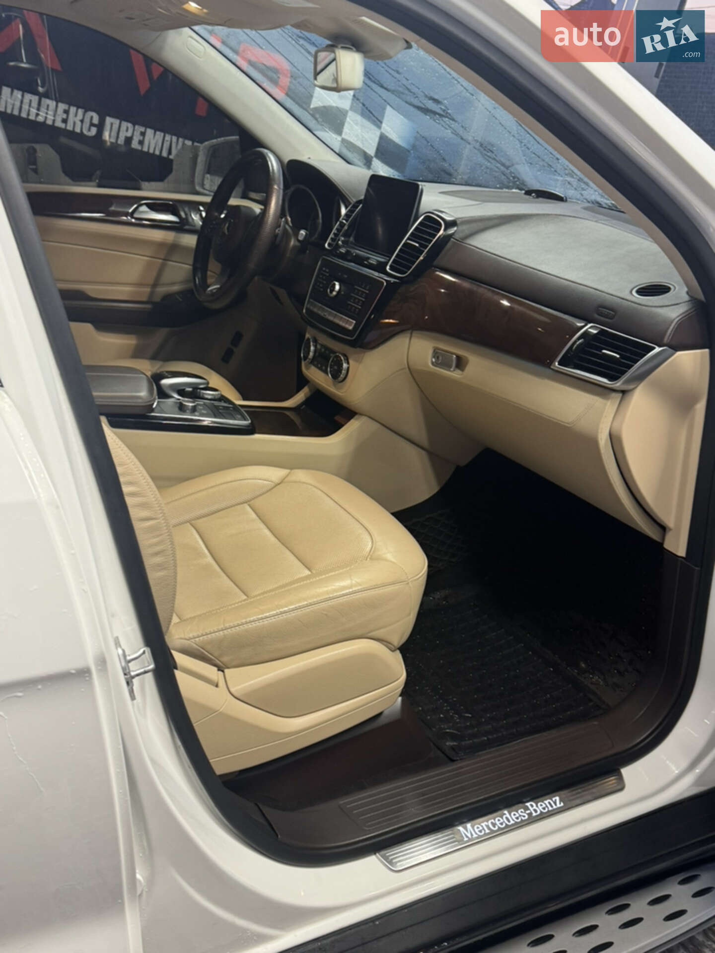Mercedes-Benz GLE-Class 2016 VIN 4JGDA6DB7HA888566 фото оголошення 26 з 55