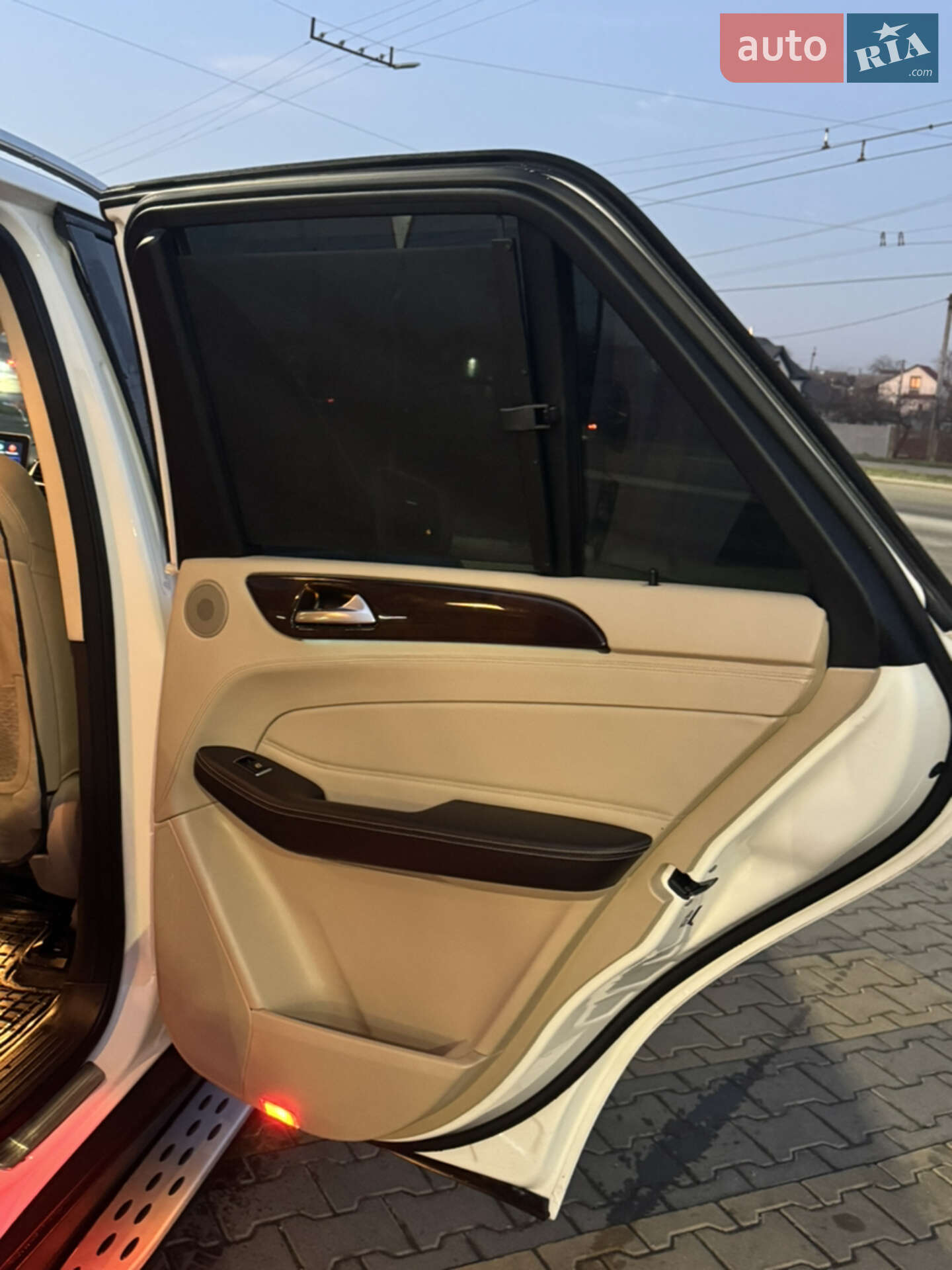 Mercedes-Benz GLE-Class 2016 VIN 4JGDA6DB7HA888566 фото оголошення 37 з 55