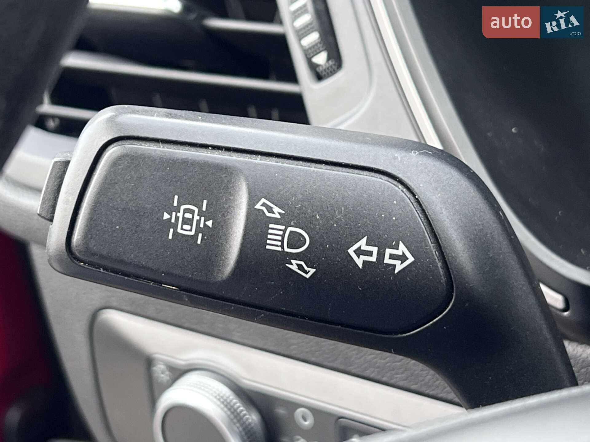 Ford Escape 2020 VIN 1FMCU9G65LUA85832 фото оголошення 31 з 52