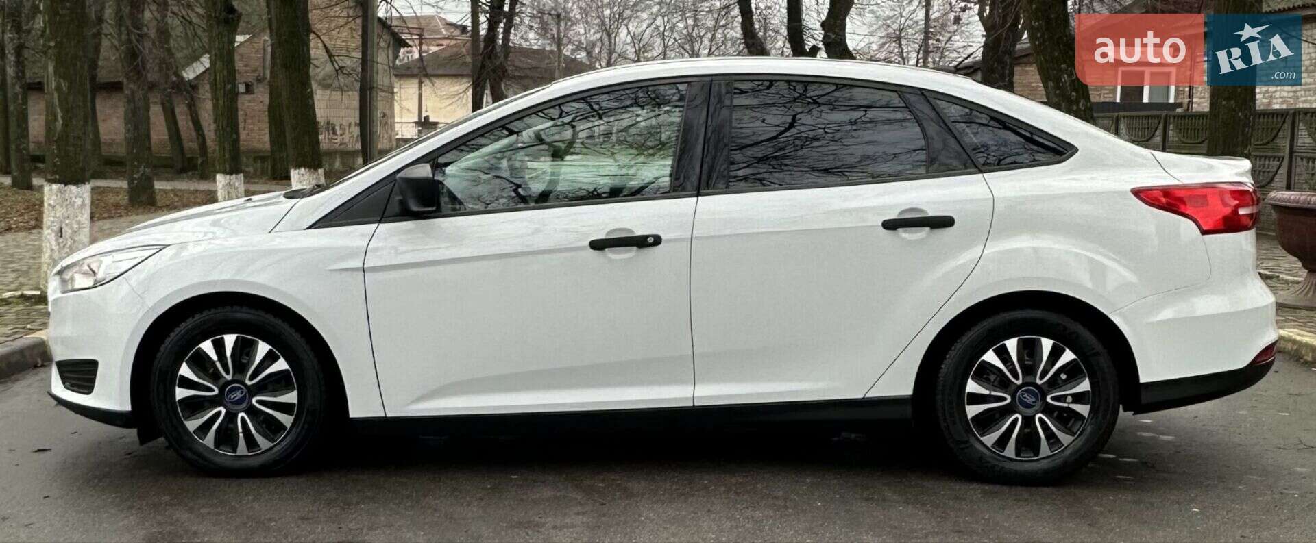 FORD FOCUS 2017 VIN 1FADP3E24HL303551 фото оголошення 6 з 21