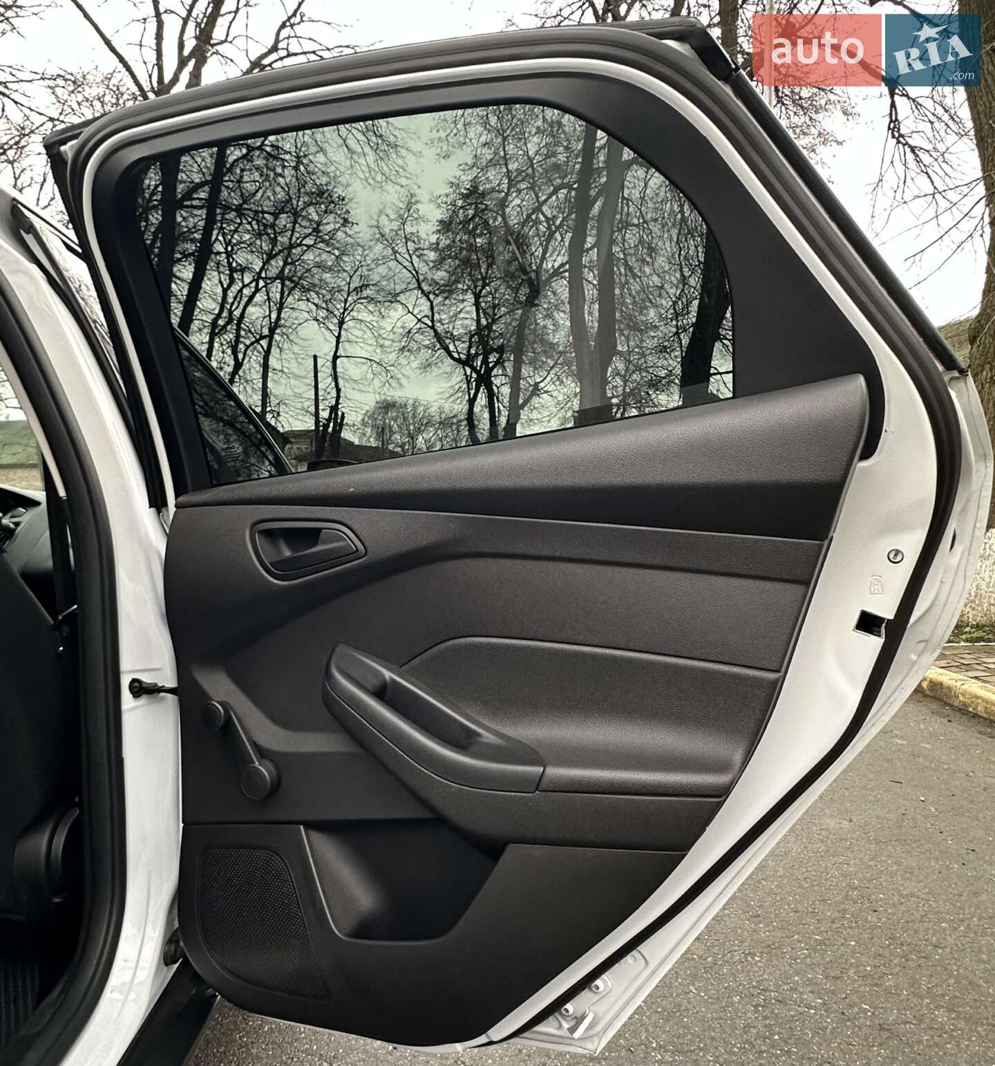 FORD FOCUS 2017 VIN 1FADP3E24HL303551 фото оголошення 20 з 21