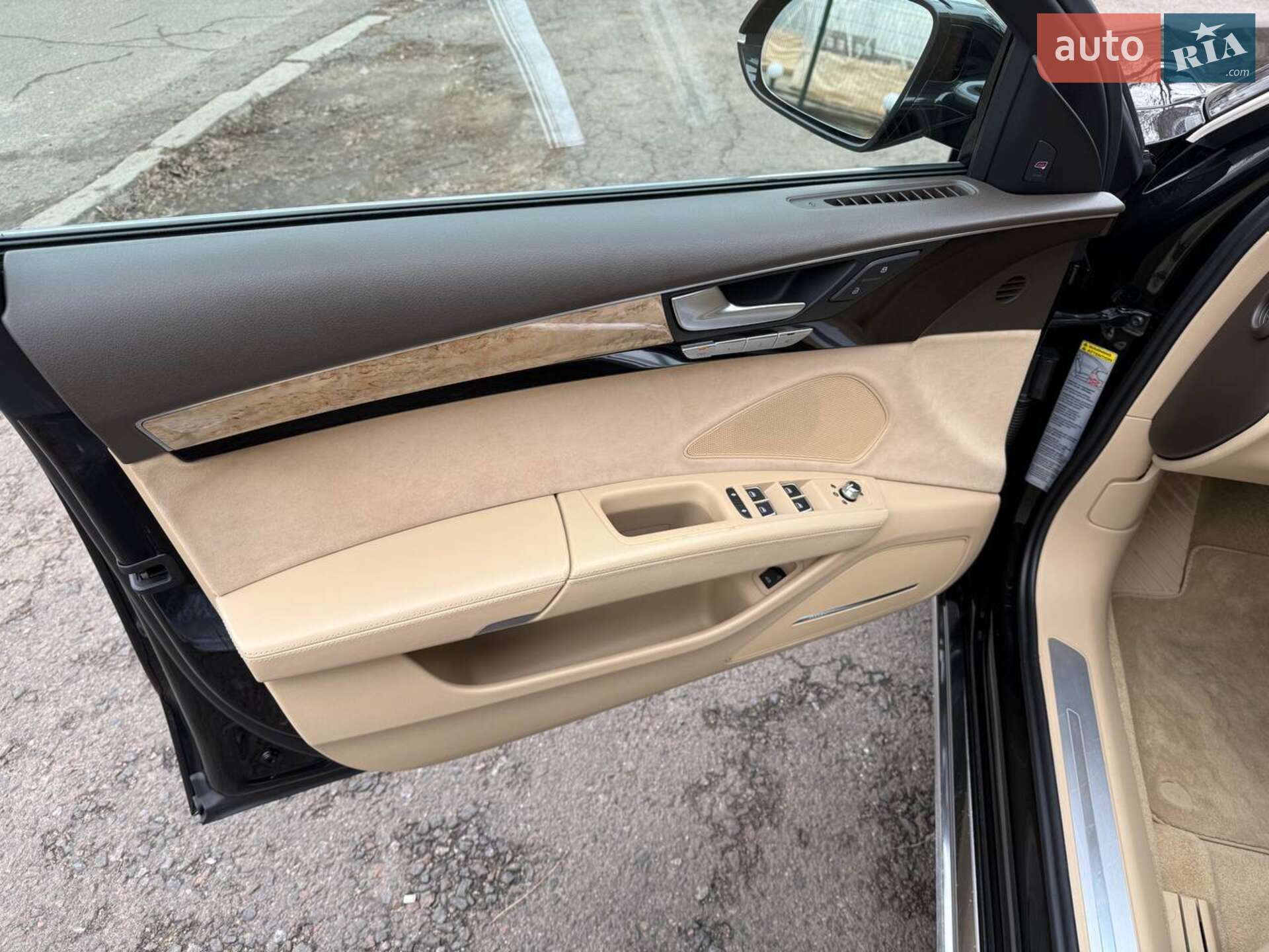 Audi A8 2013 VIN WAURGAFD2DN024678 фото оголошення 8 з 13