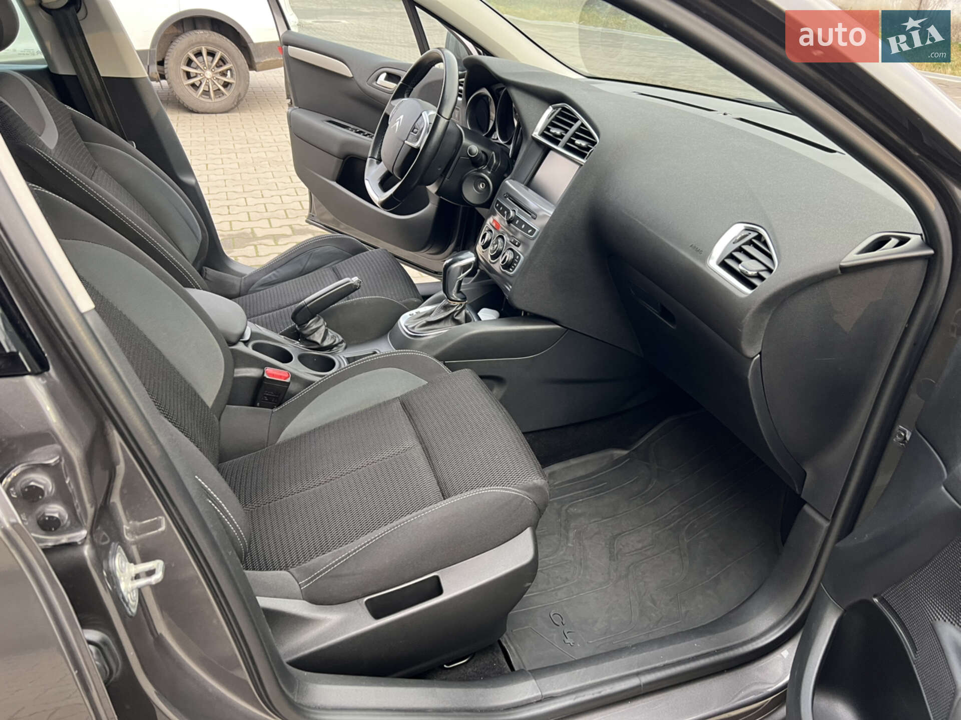 Citroen C4 2017 VIN VF7NCBHZTHY522078 фото оголошення 9 з 25