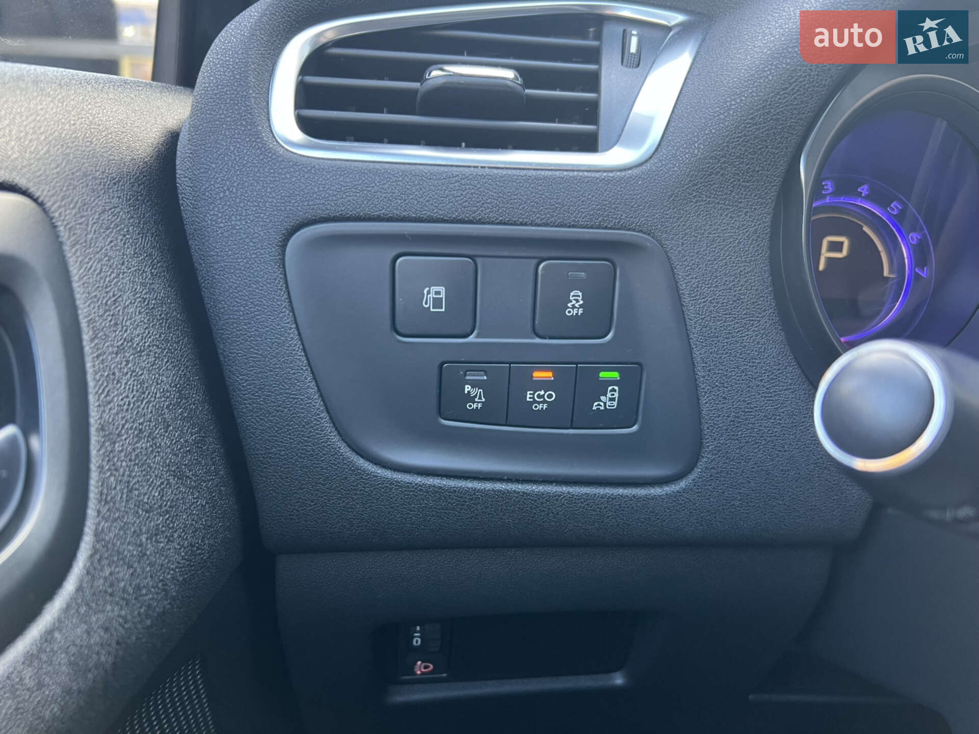 Citroen C4 2017 VIN VF7NCBHZTHY522078 фото оголошення 15 з 25
