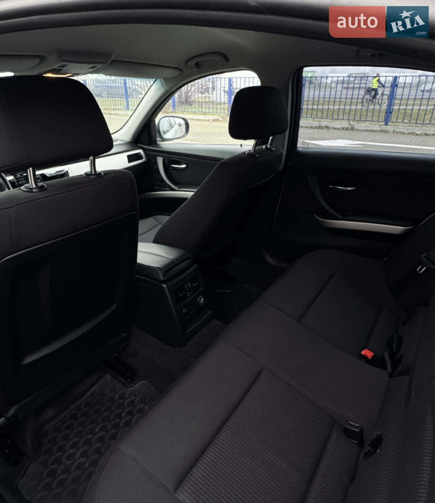 BMW 3 Series 2010 VIN WBAPG11050E582630 фото оголошення 17 з 32