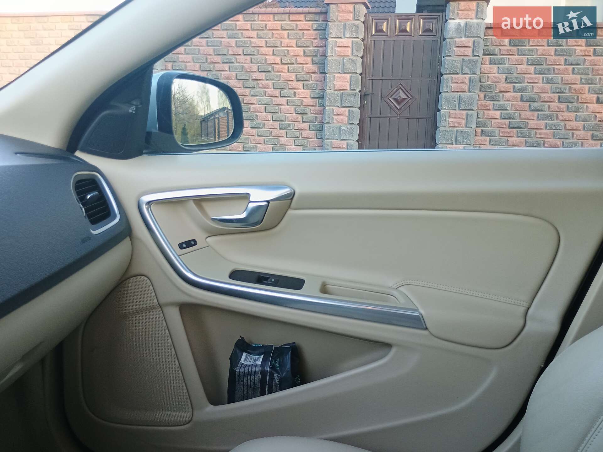 Volvo S60 2015 VIN YV126MFK3G2403163 фото оголошення 30 з 40