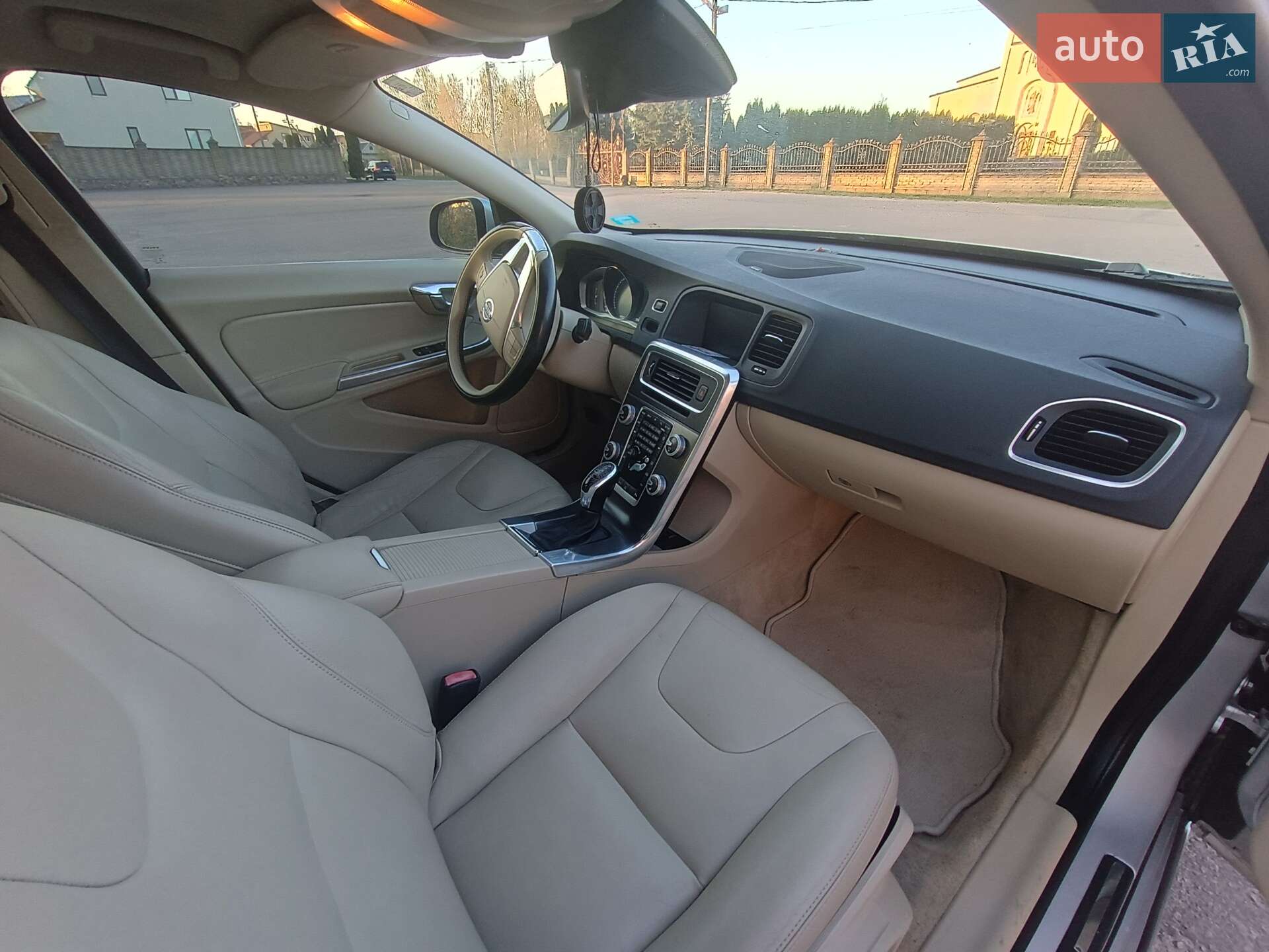 Volvo S60 2015 VIN YV126MFK3G2403163 фото оголошення 33 з 40