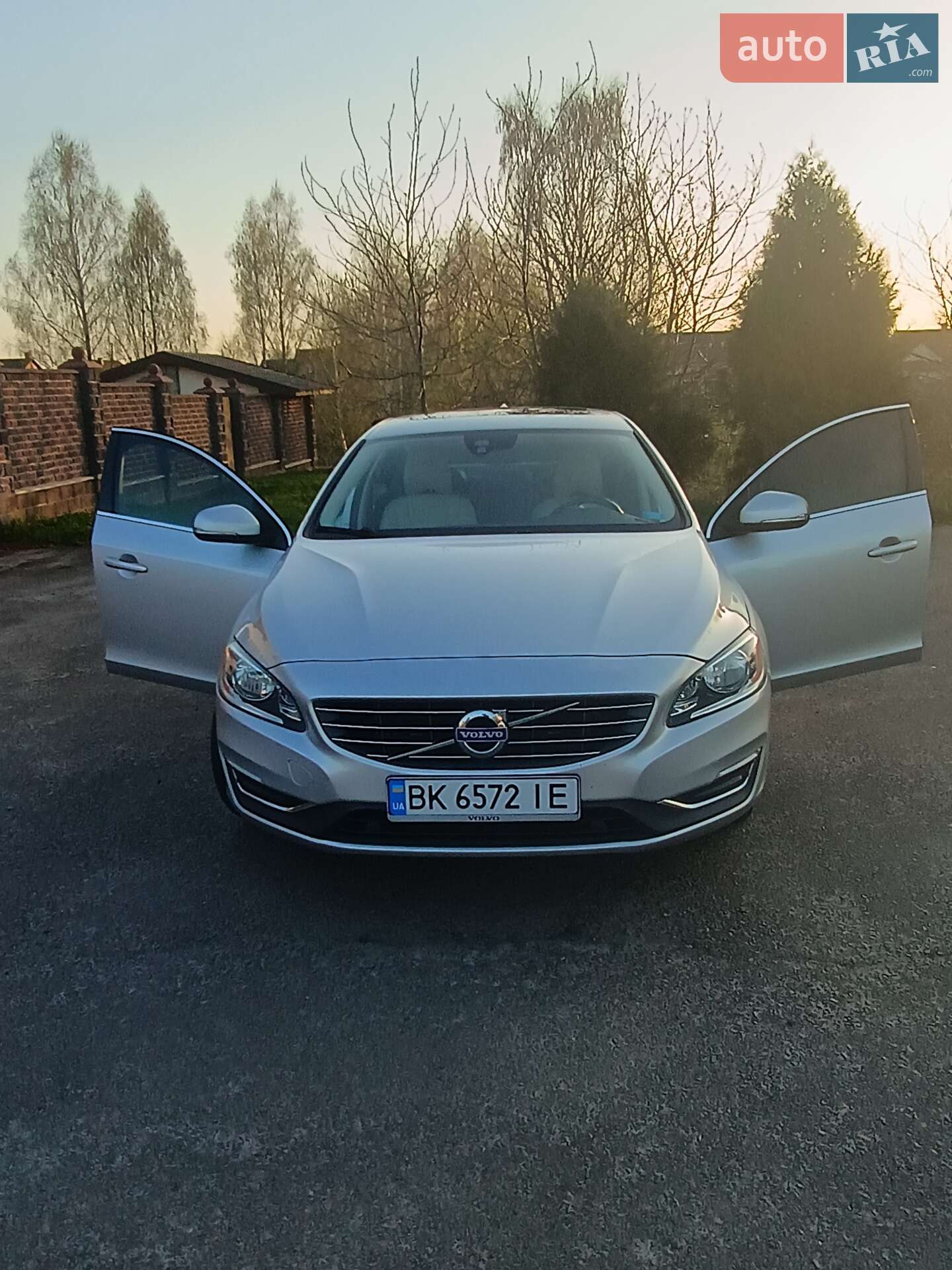 Volvo S60 2015 VIN YV126MFK3G2403163 фото оголошення 4 з 40
