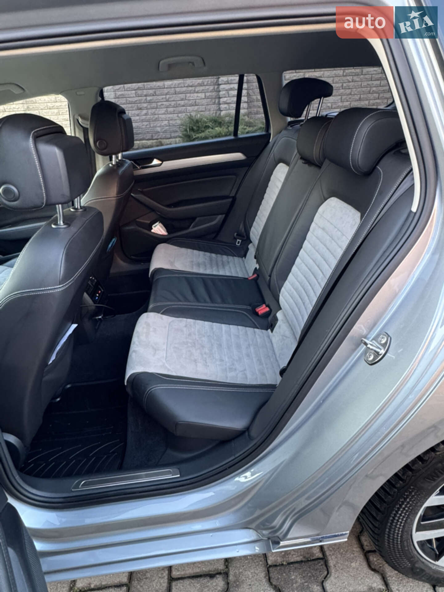 Volkswagen Passat 2019 VIN WVWZZZ3CZKE080054 фото оголошення 33 з 47