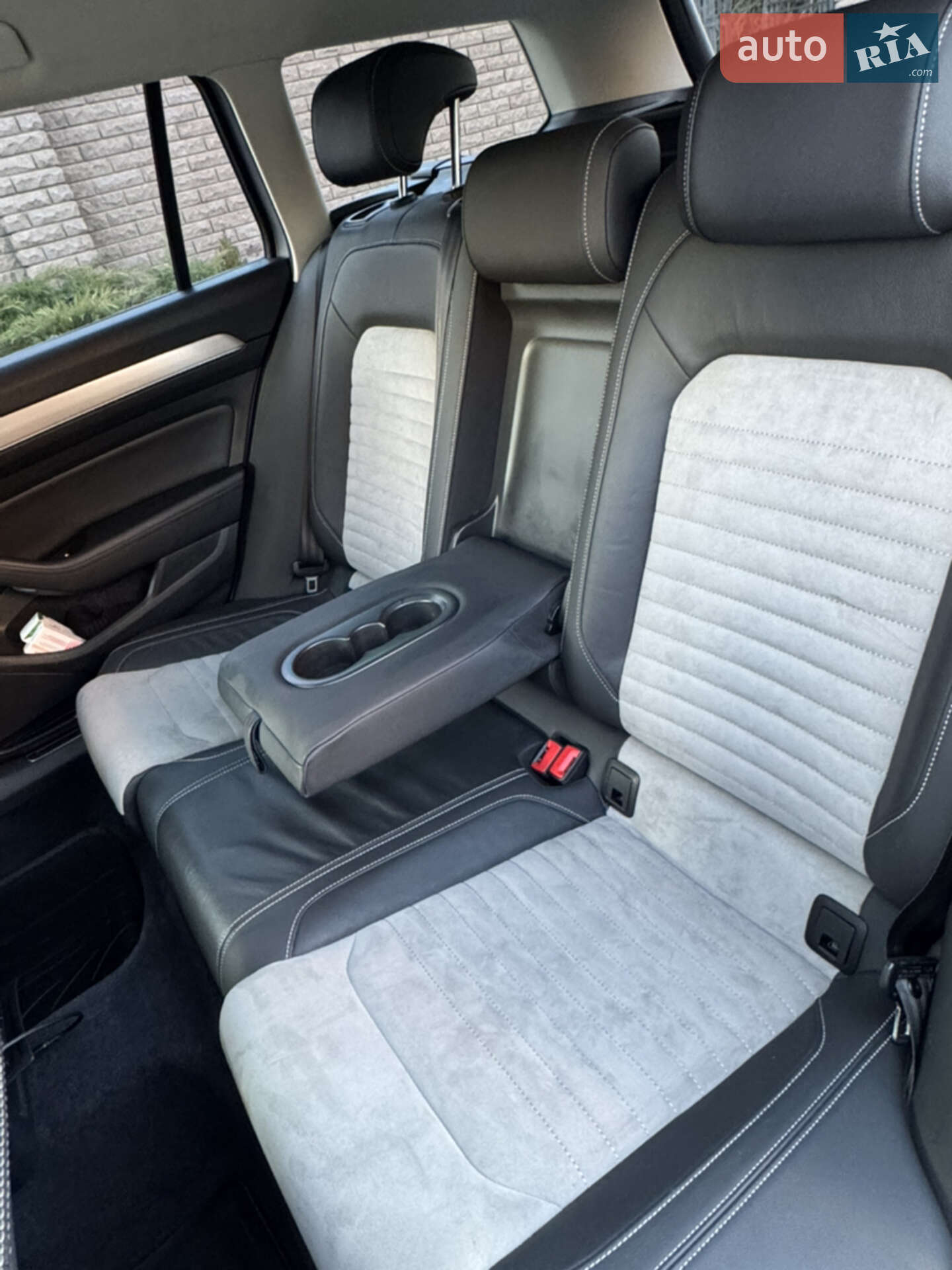 Volkswagen Passat 2019 VIN WVWZZZ3CZKE080054 фото оголошення 35 з 47