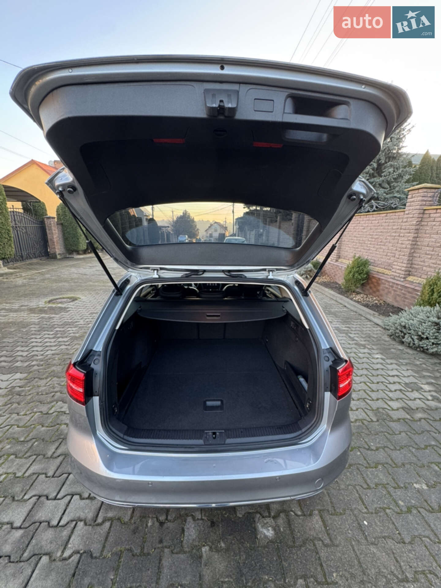 Volkswagen Passat 2019 VIN WVWZZZ3CZKE080054 фото оголошення 37 з 47