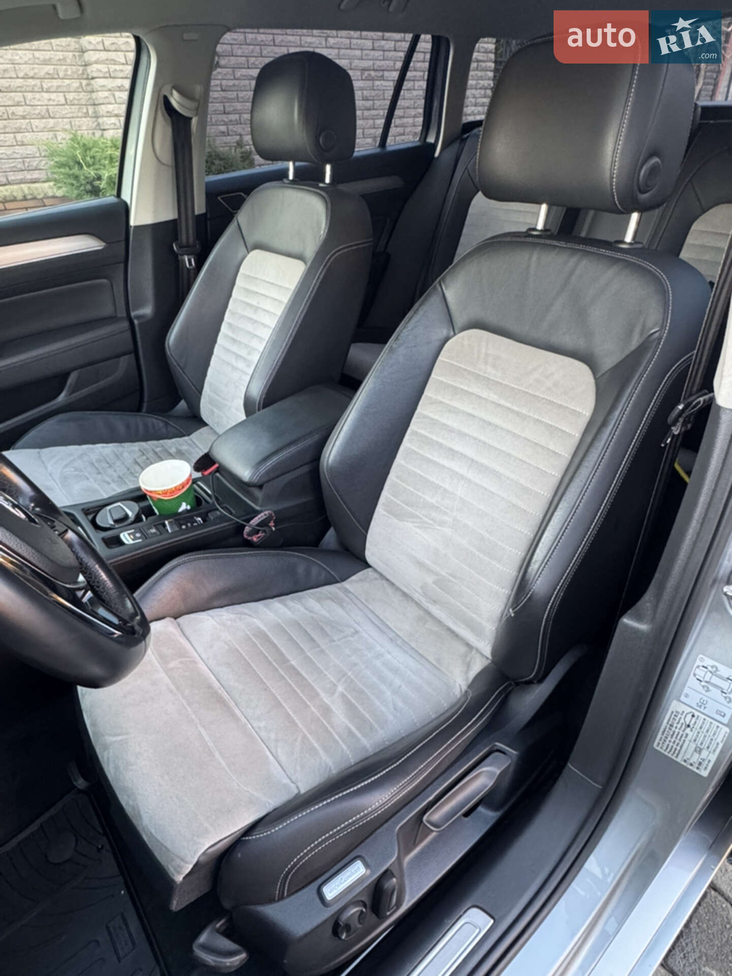 Volkswagen Passat 2019 VIN WVWZZZ3CZKE080054 фото оголошення 43 з 47