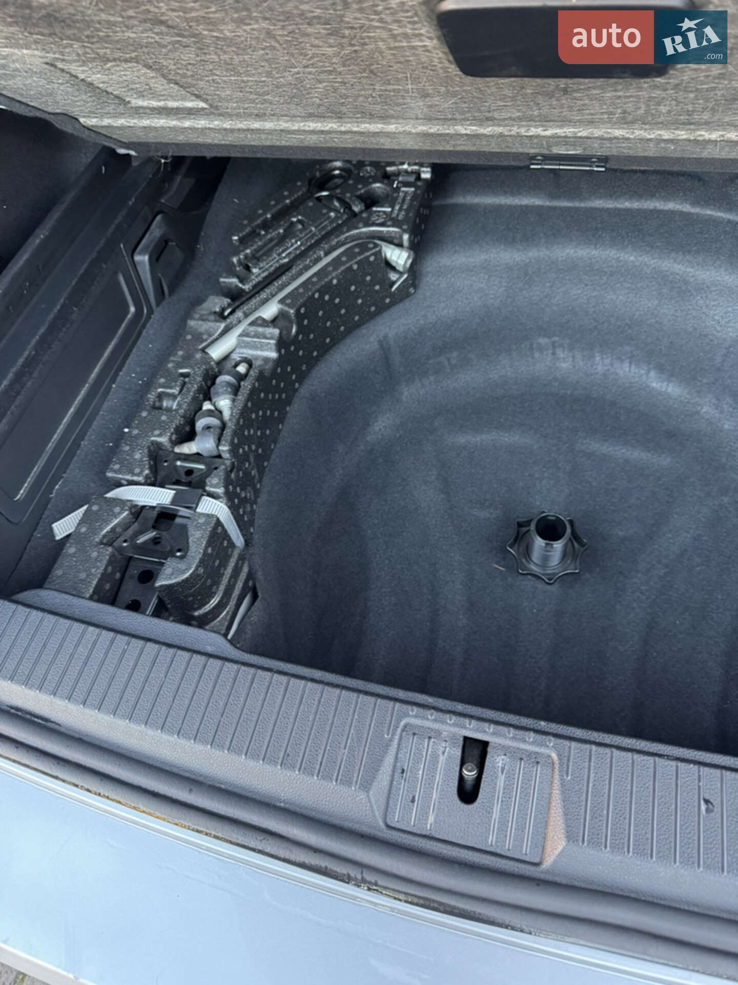 Volkswagen Passat 2019 VIN WVWZZZ3CZKE080054 фото оголошення 39 з 47